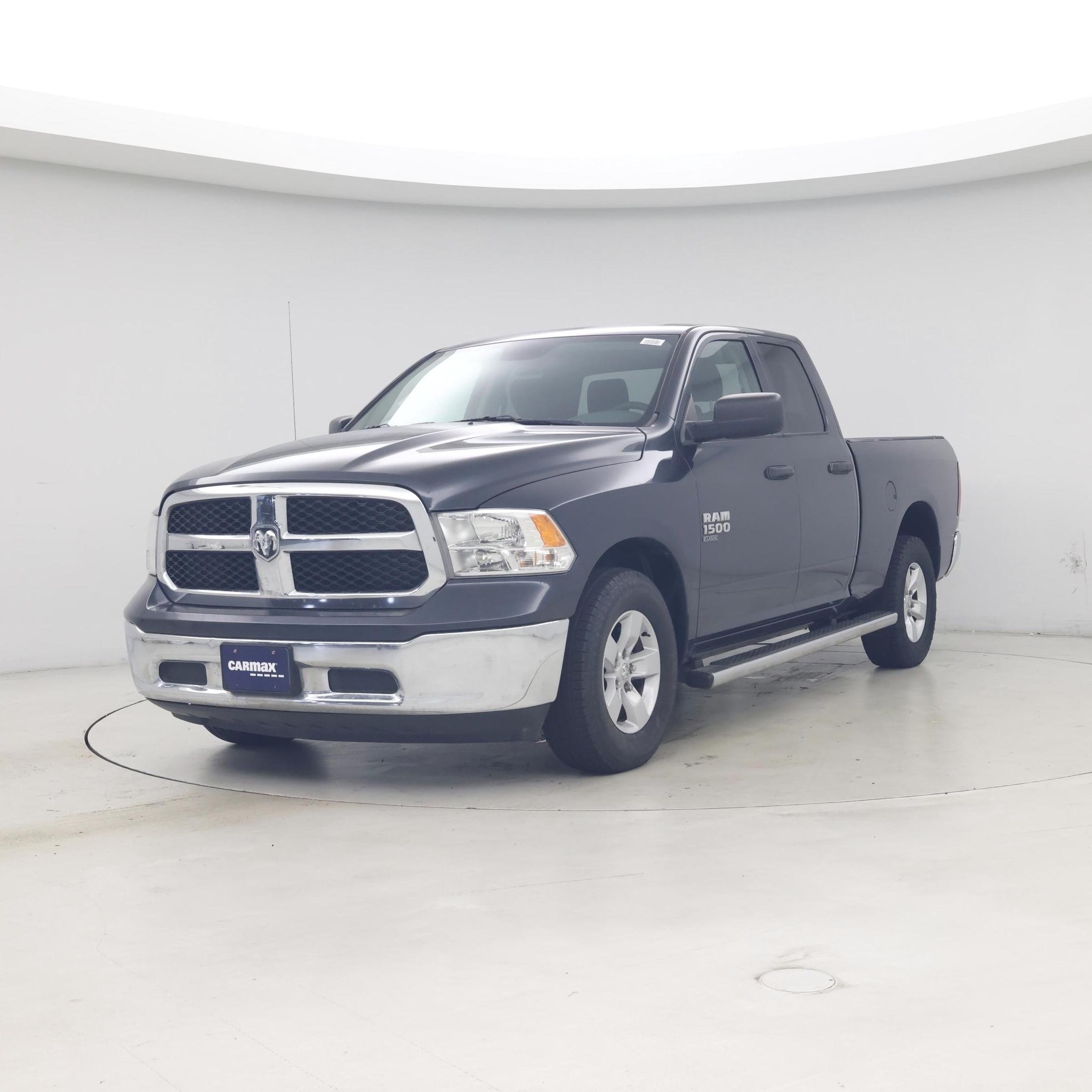 Thumbnail: 2019 RAM 1500 Classic - 4