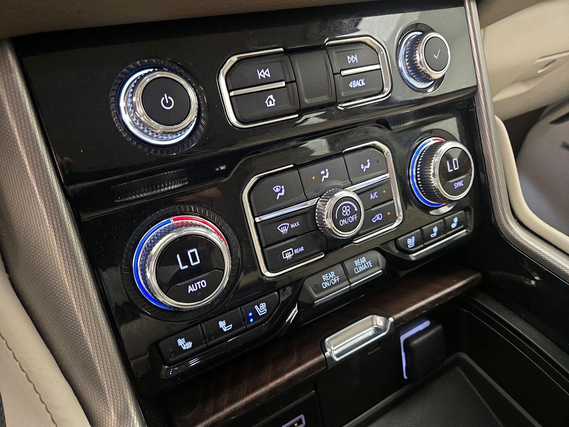 Thumbnail: 2024 GMC Yukon XL - 17