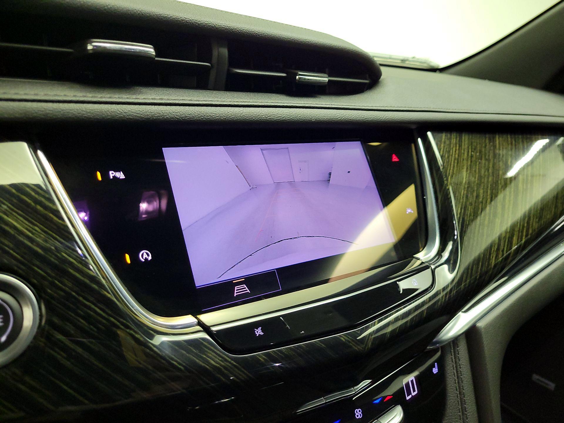 Thumbnail: 2022 Cadillac XT6 - 14