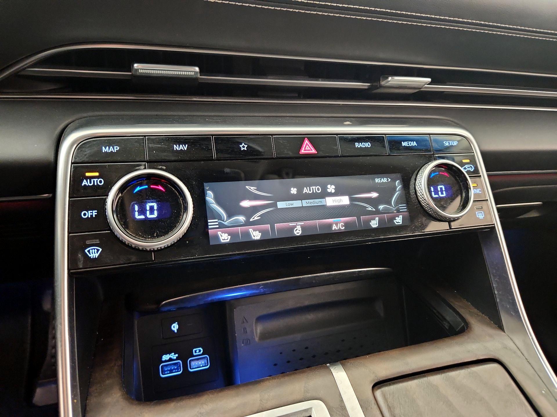 Thumbnail: 2023 Genesis GV80 - 17