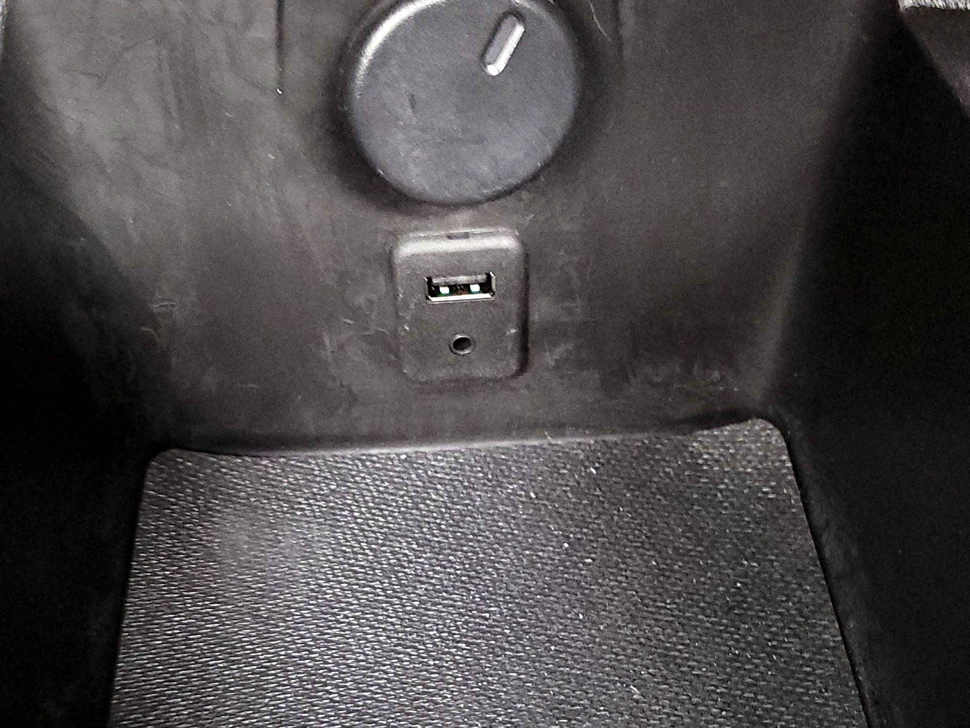 Thumbnail: 2015 Chevrolet Camaro - 17