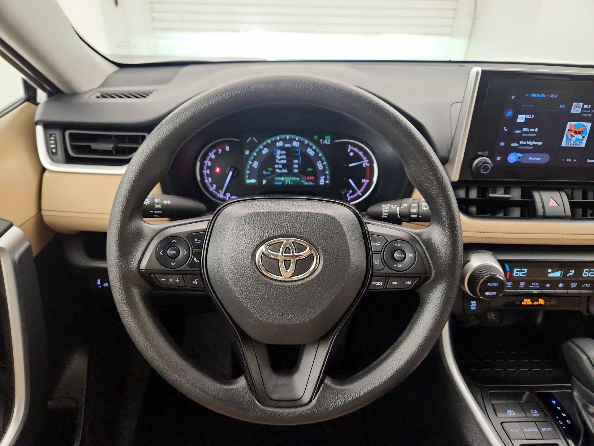 Thumbnail: 2024 Toyota RAV4 - 10