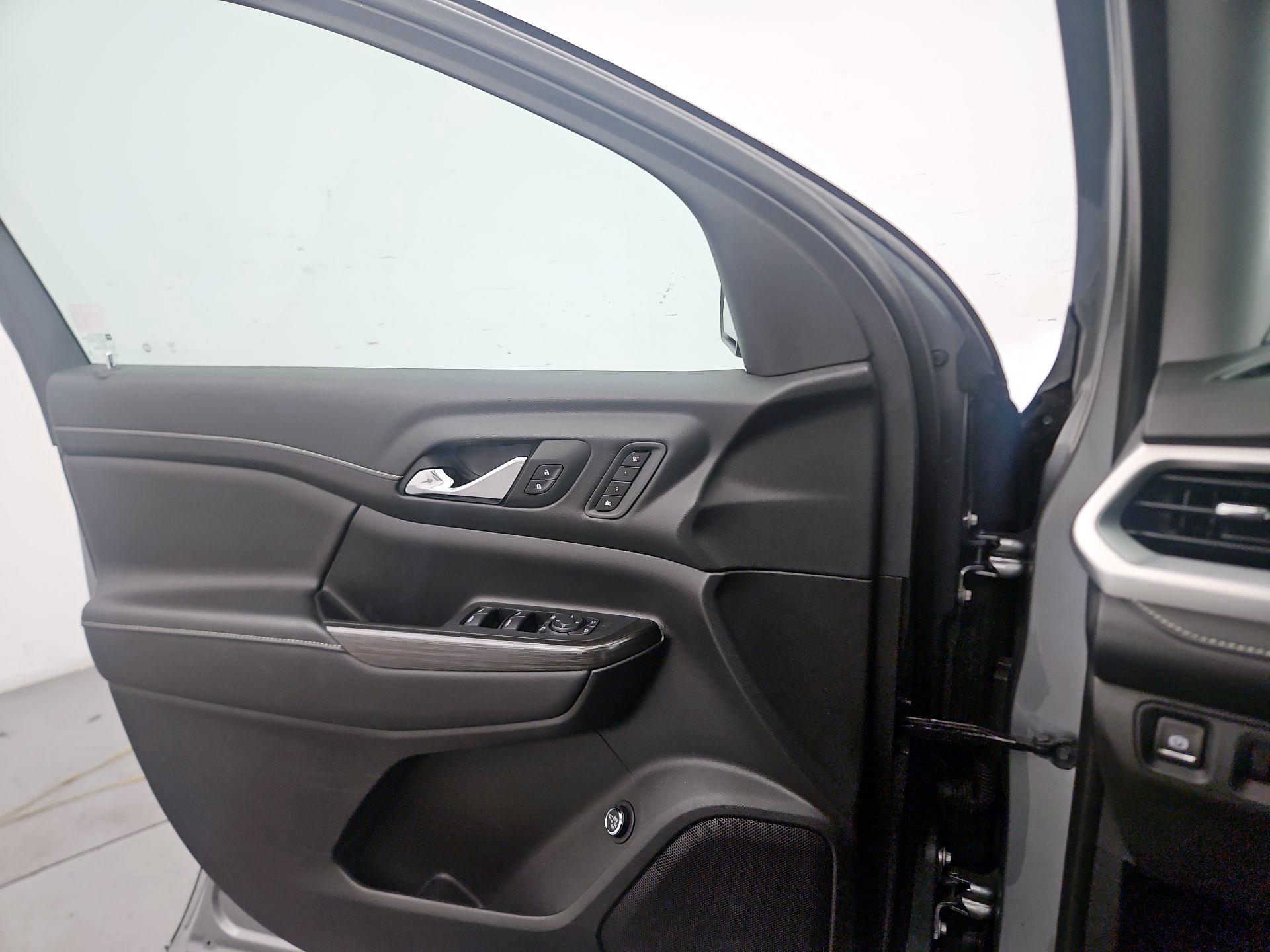 Thumbnail: 2023 GMC Acadia - 12