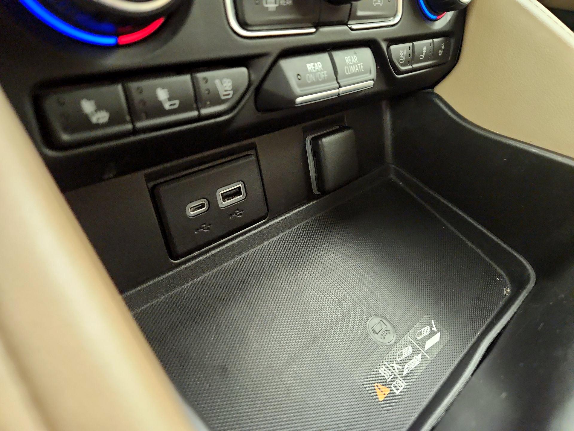 Thumbnail: 2021 Chevrolet Suburban - 19