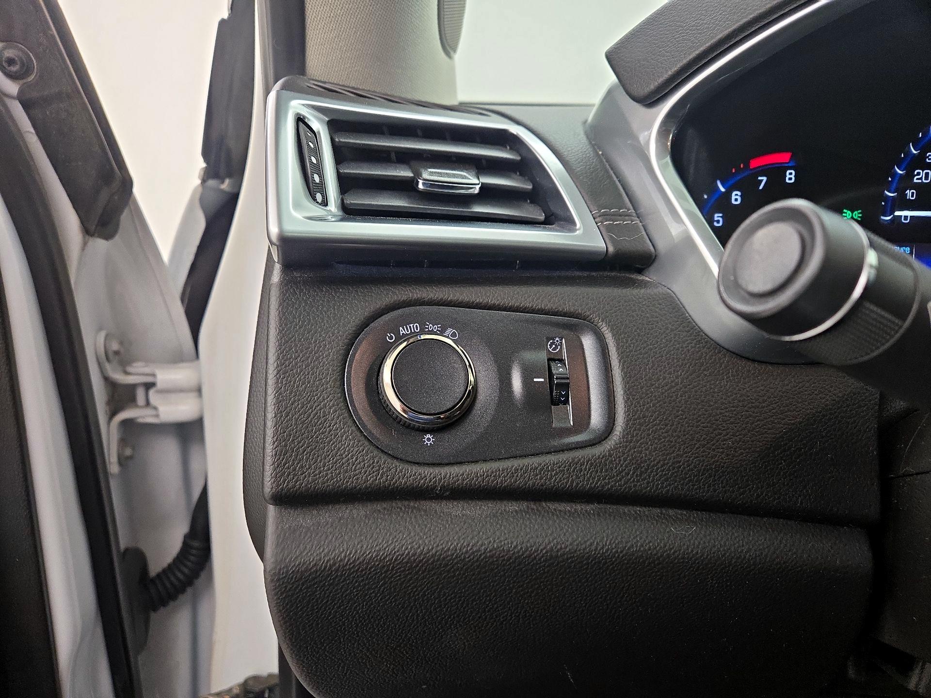 Thumbnail: 2016 Cadillac SRX - 13
