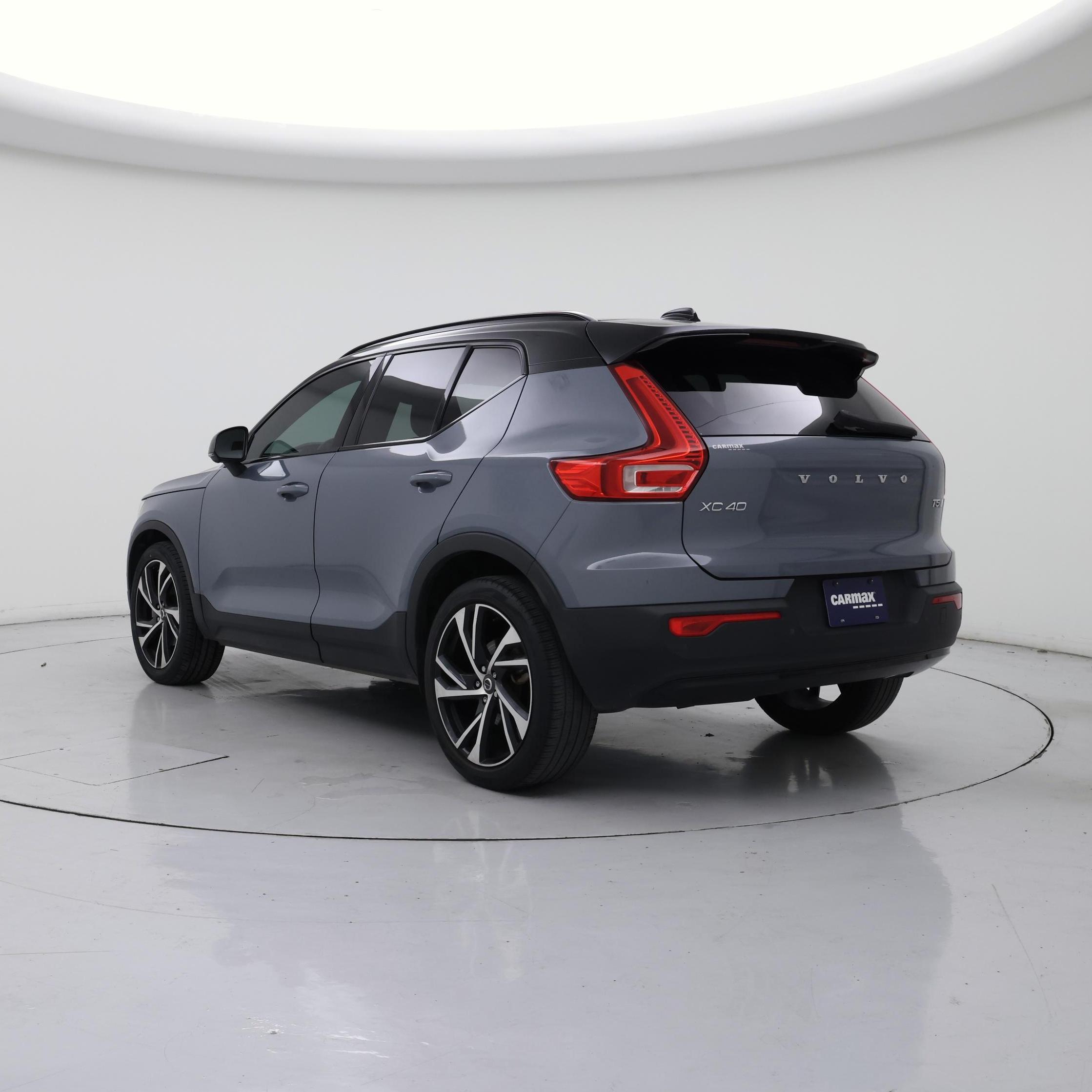 Thumbnail: 2022 Volvo XC40 - 2