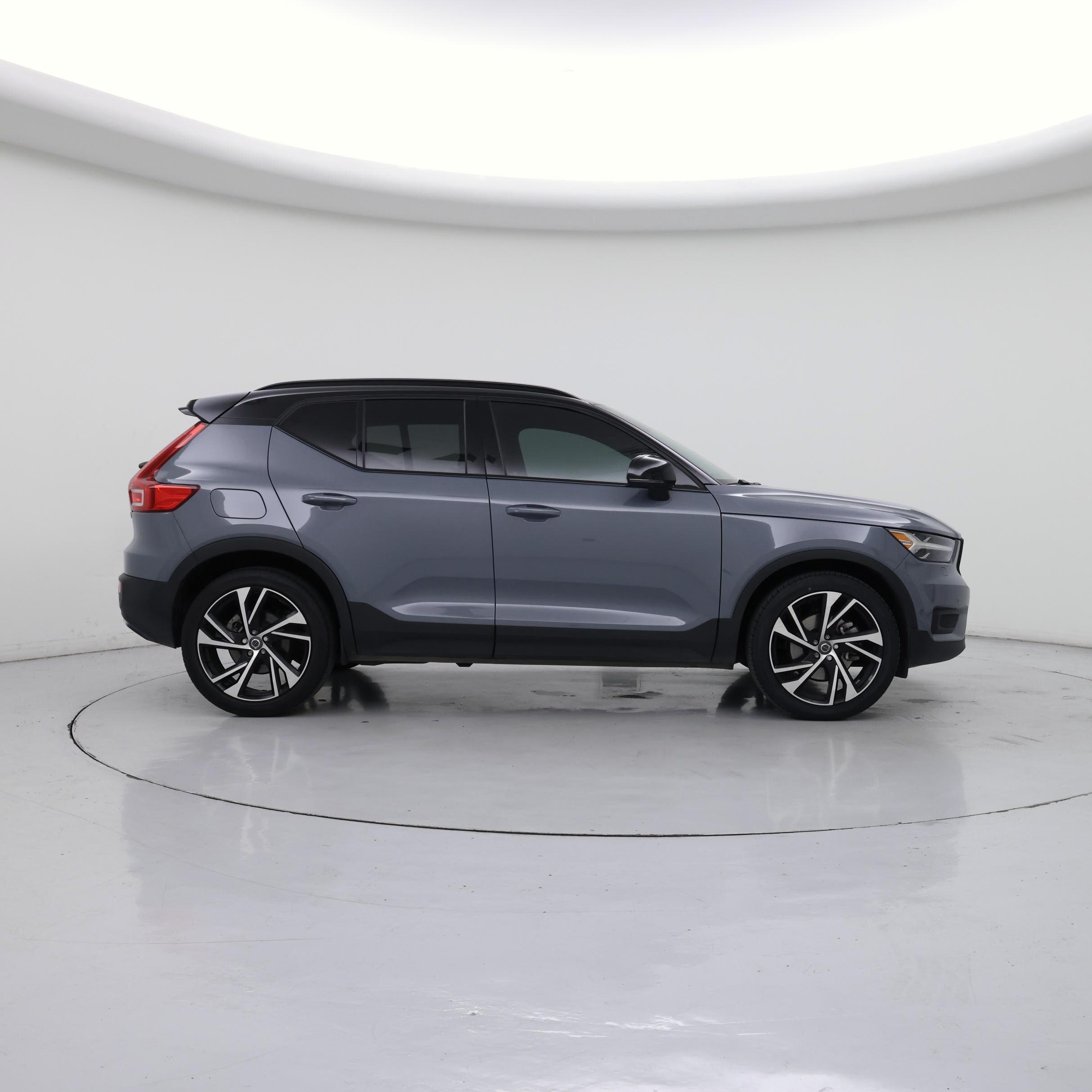 Thumbnail: 2022 Volvo XC40 - 7