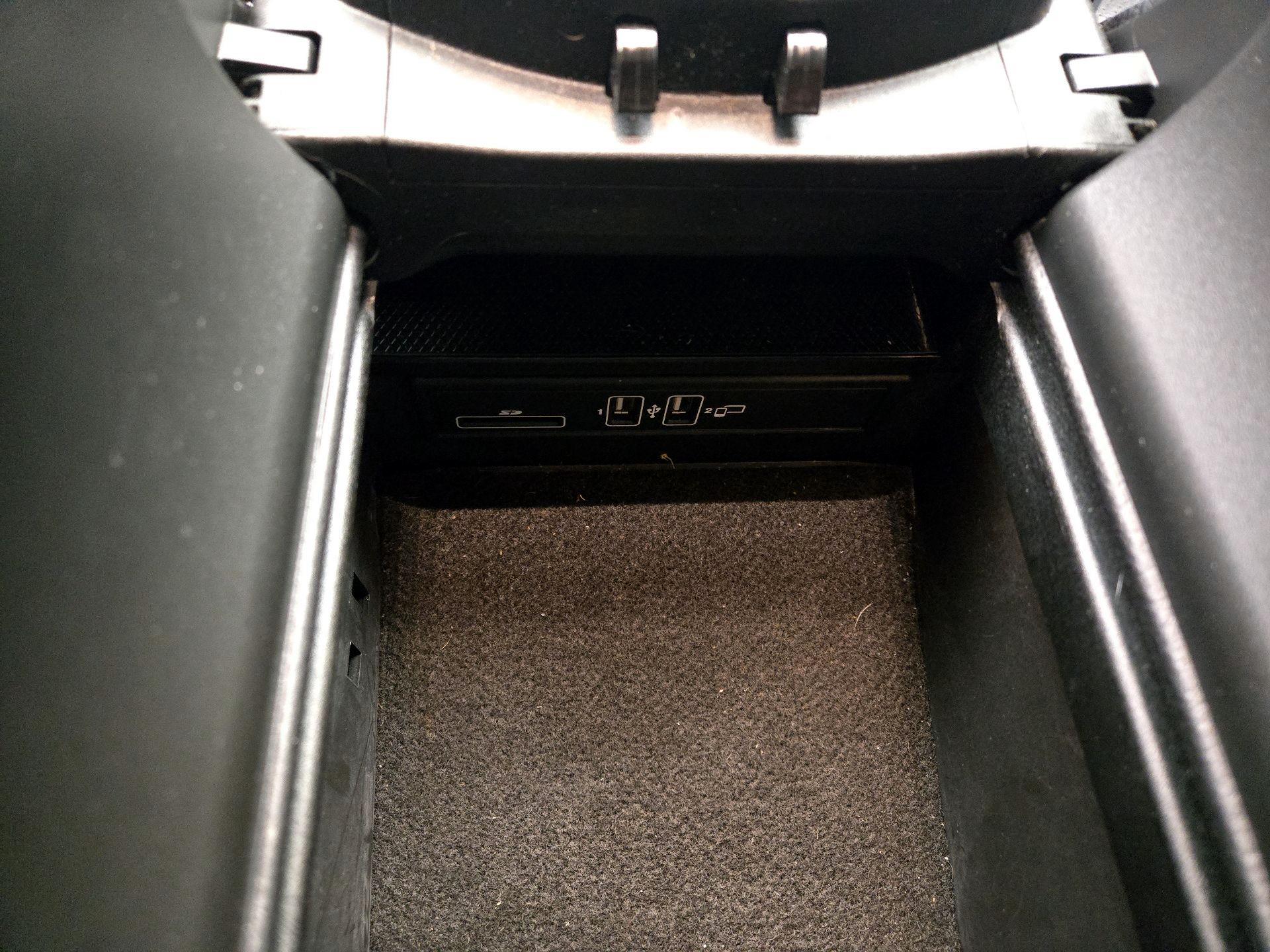 Thumbnail: 2019 Mercedes-Benz C-Class - 19