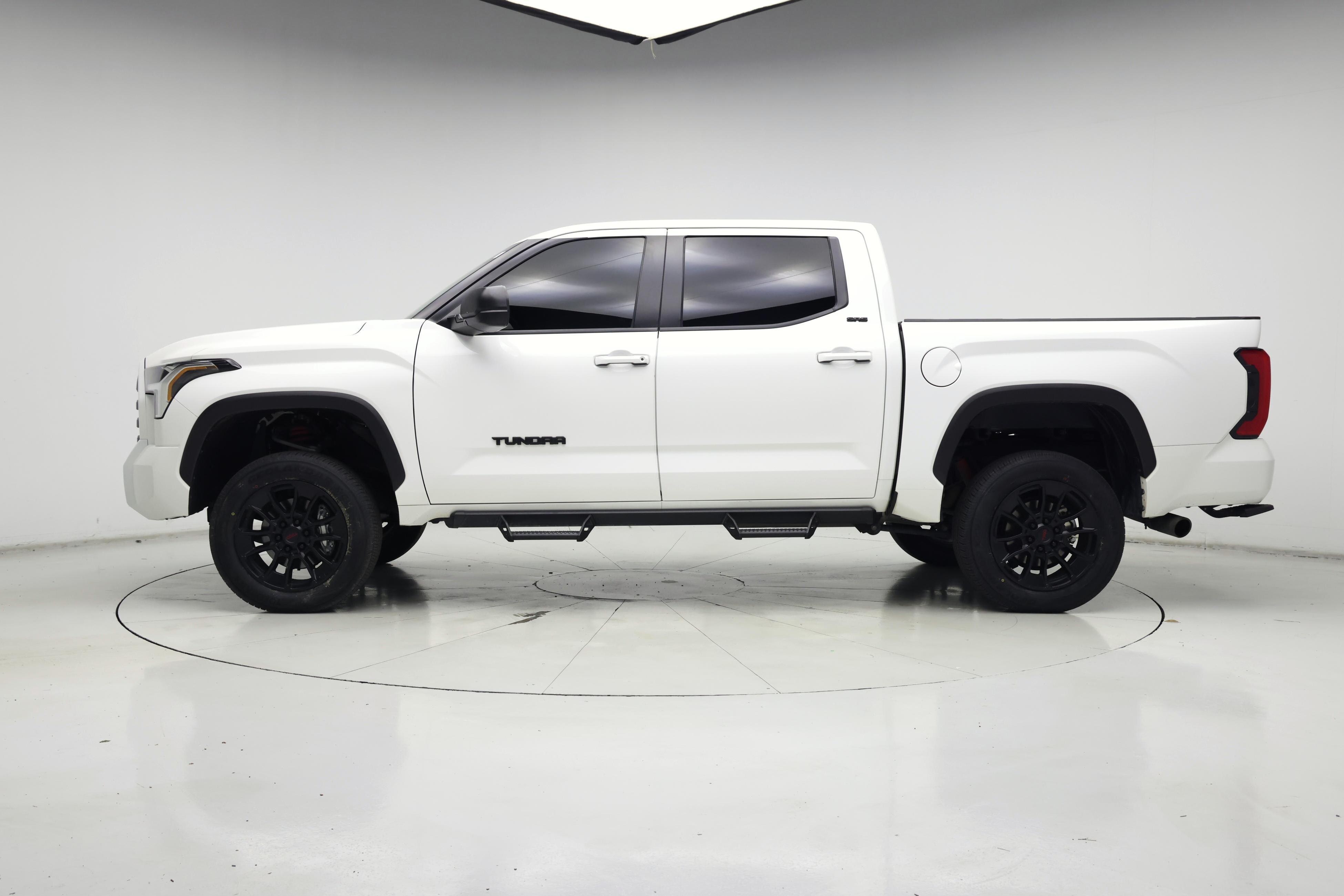 Thumbnail: 2024 Toyota Tundra - 3