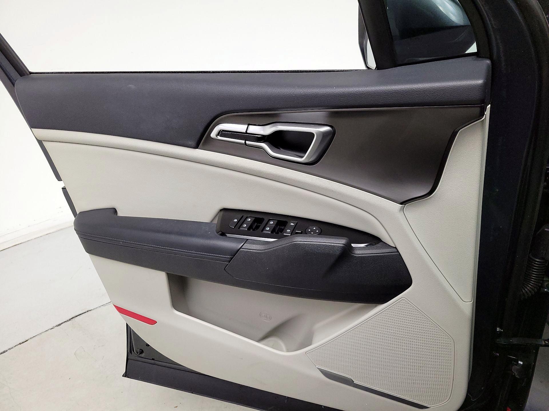 Thumbnail: 2023 Kia Sportage - 12