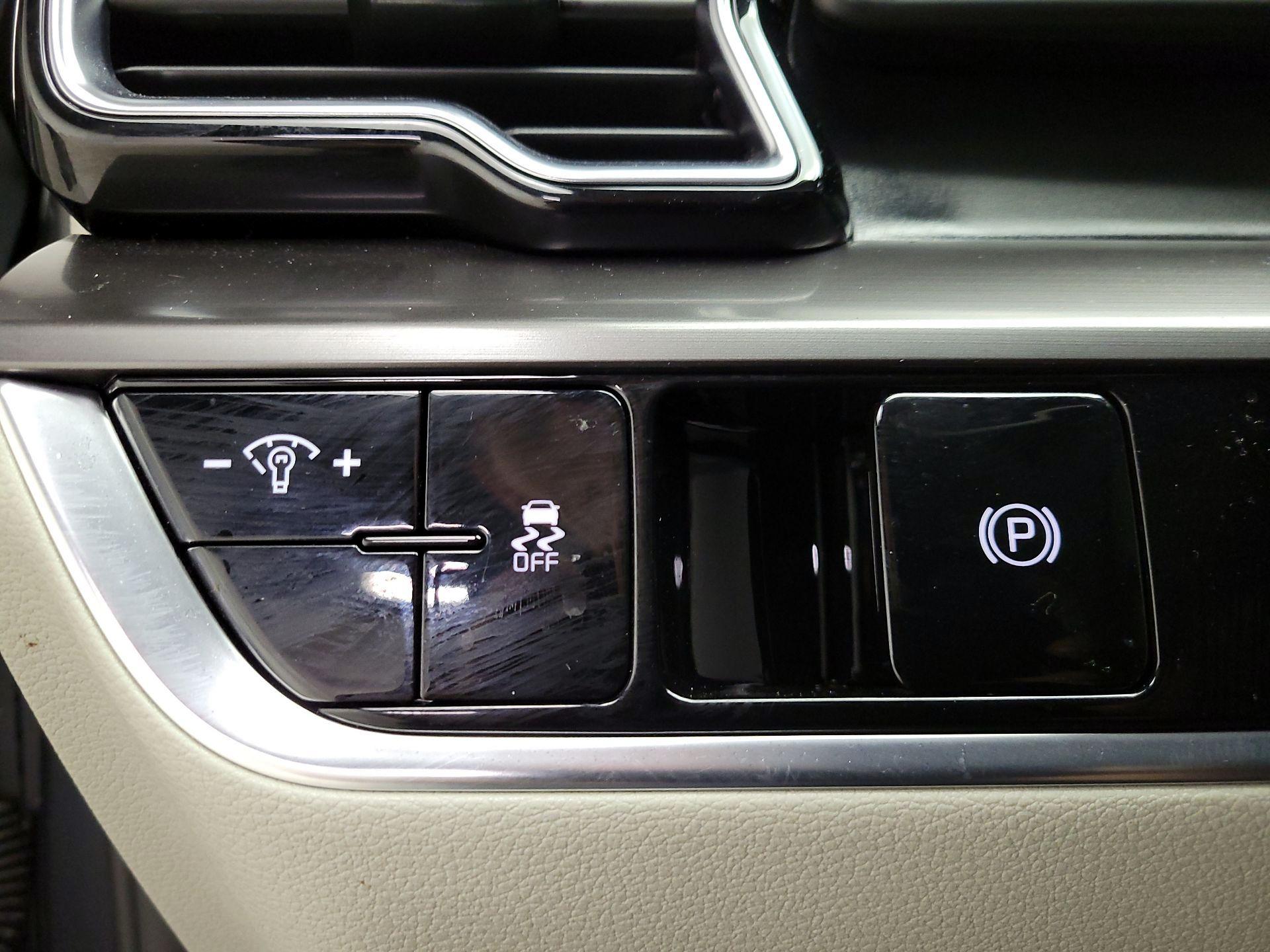 Thumbnail: 2023 Kia Sportage - 13