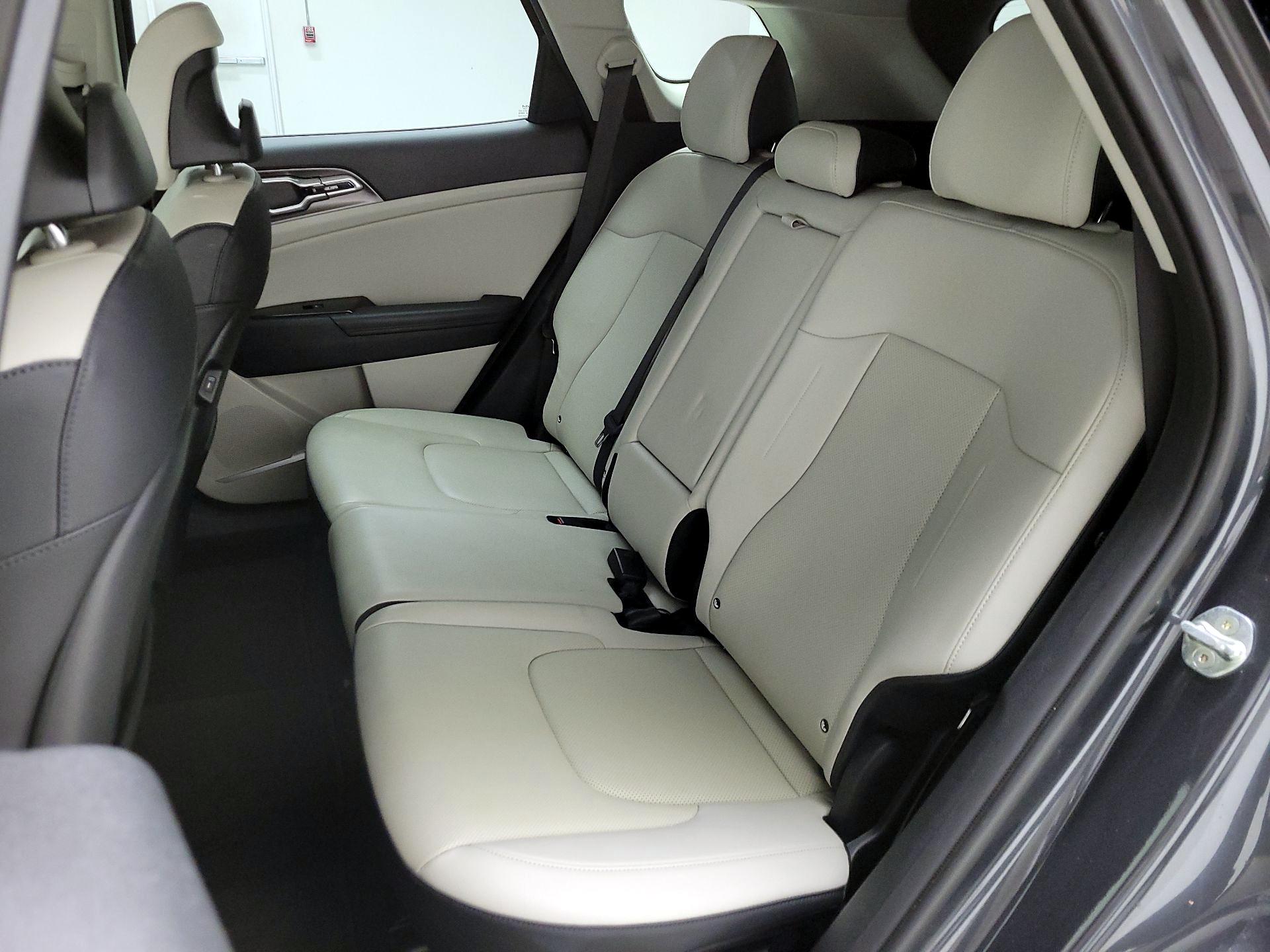 Thumbnail: 2023 Kia Sportage - 20