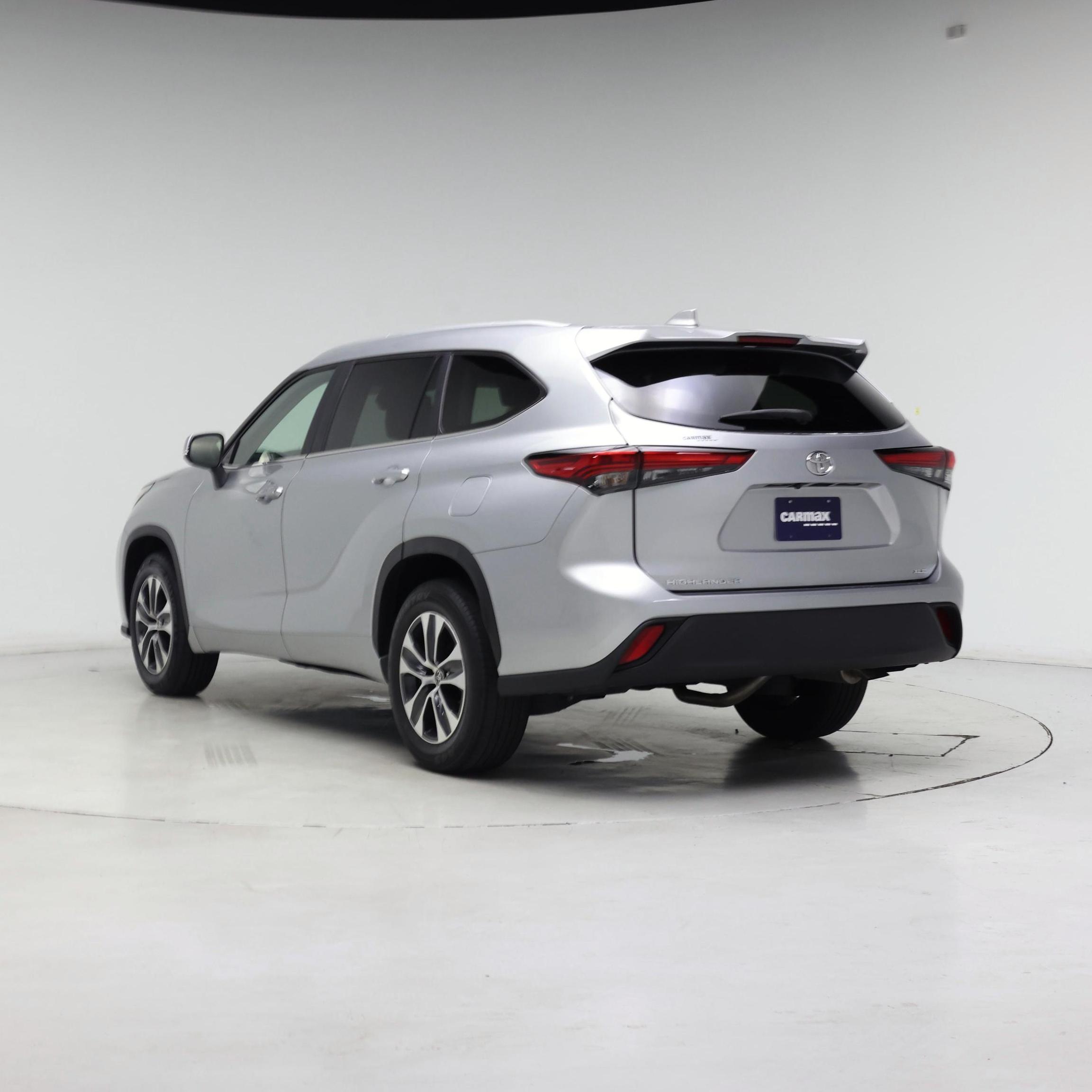 Thumbnail: 2023 Toyota Highlander - 2