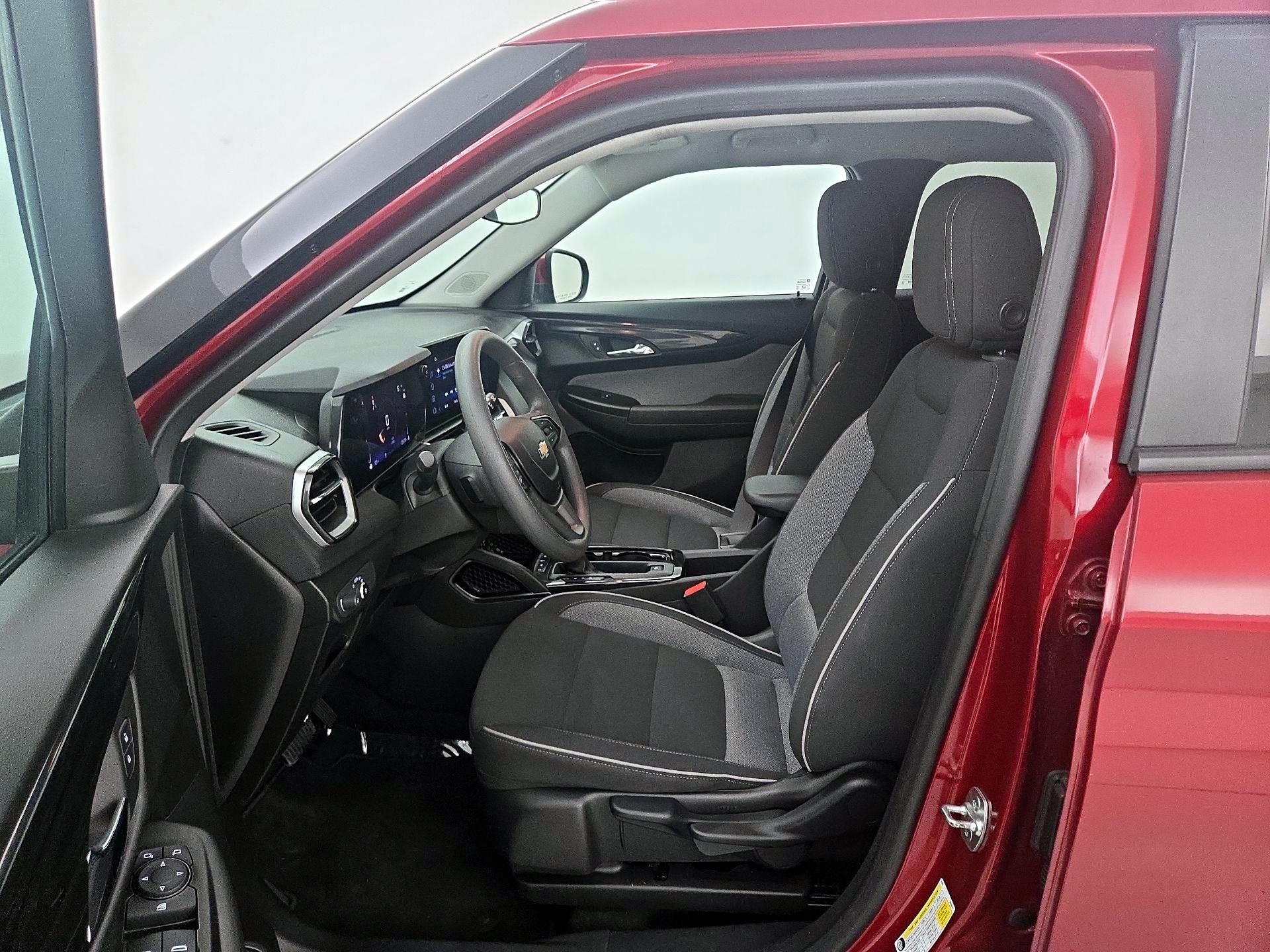 Thumbnail: 2025 Chevrolet TrailBlazer - 11