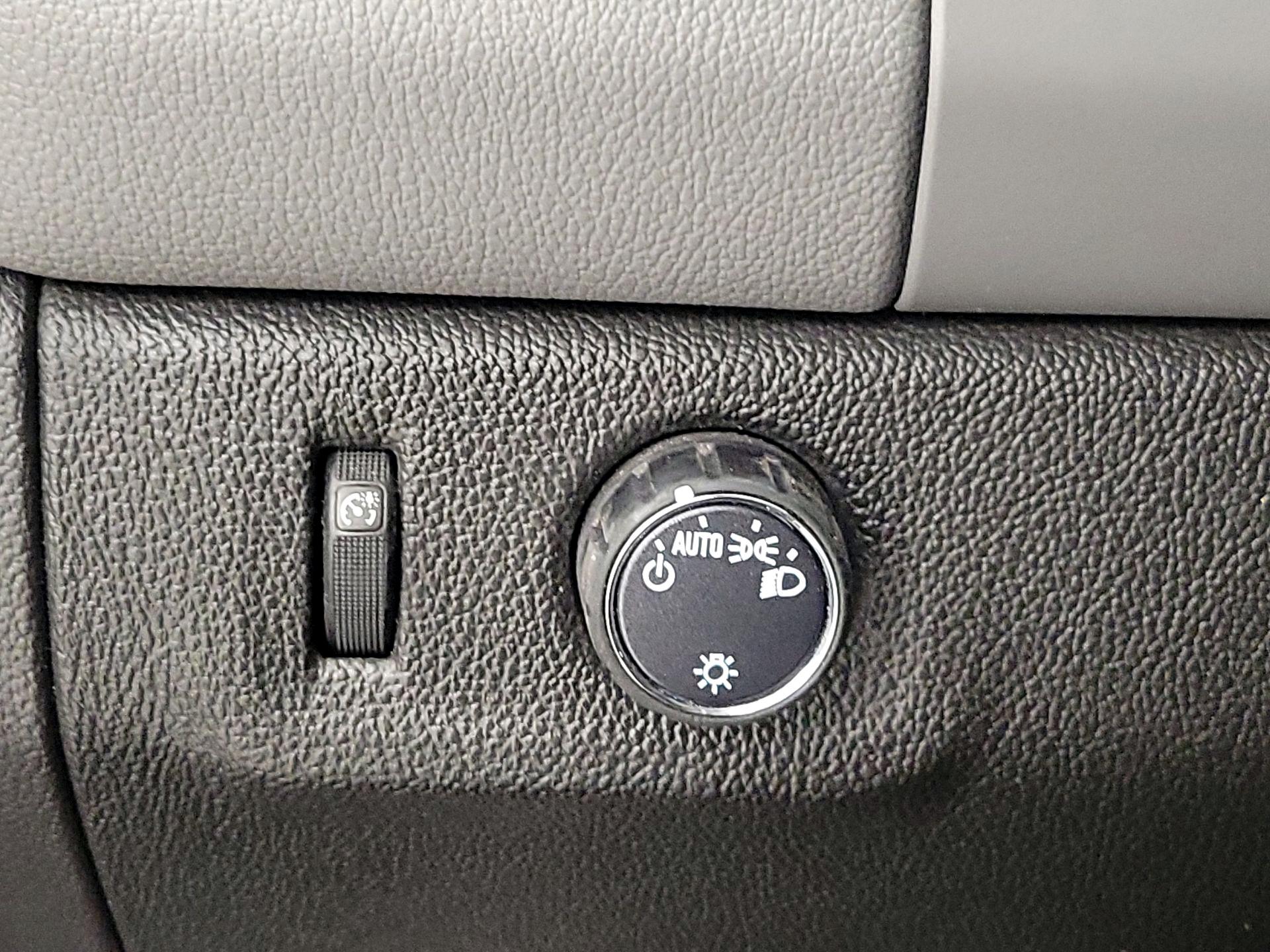 Thumbnail: 2020 Chevrolet Colorado - 13