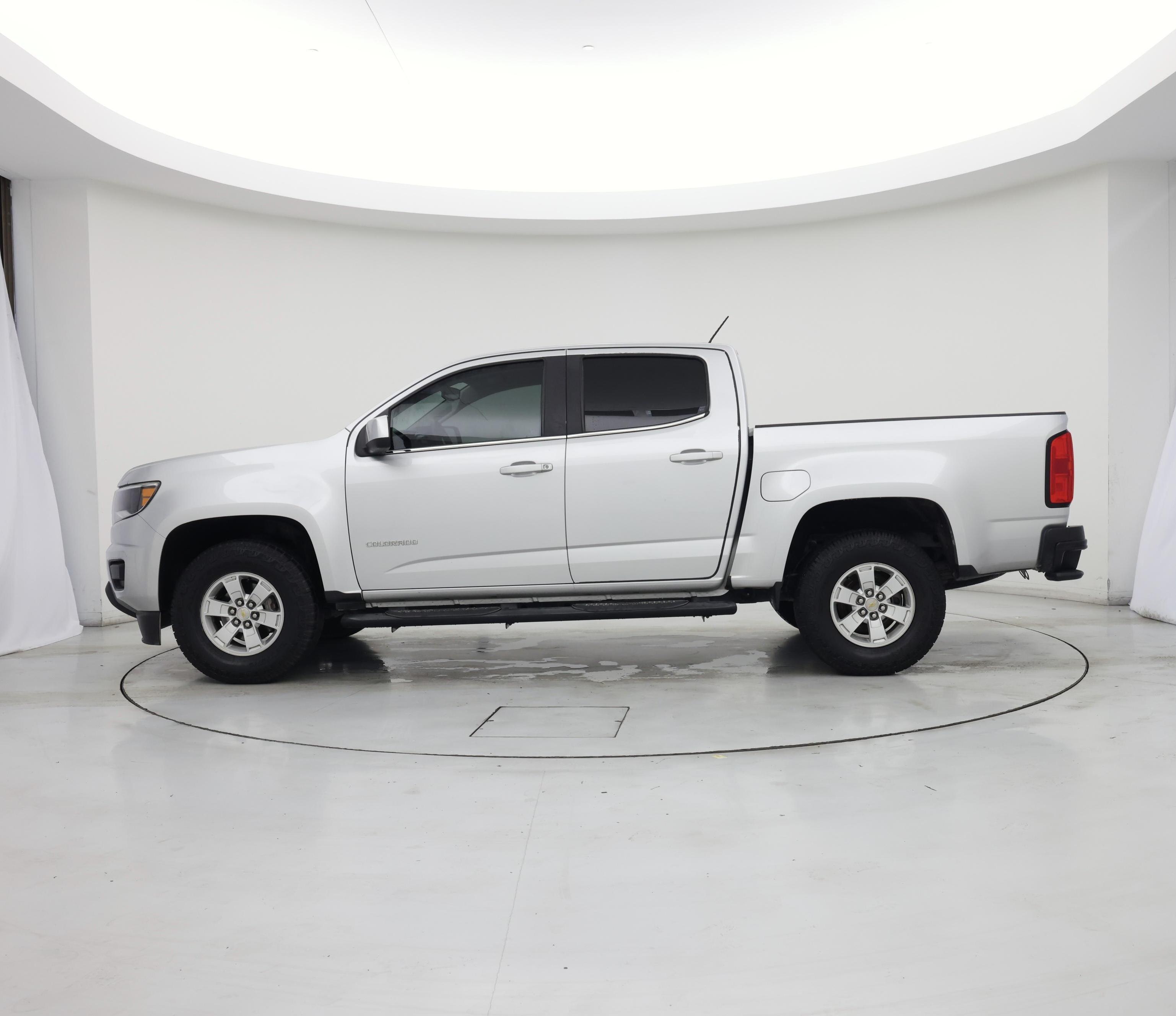 Thumbnail: 2020 Chevrolet Colorado - 3