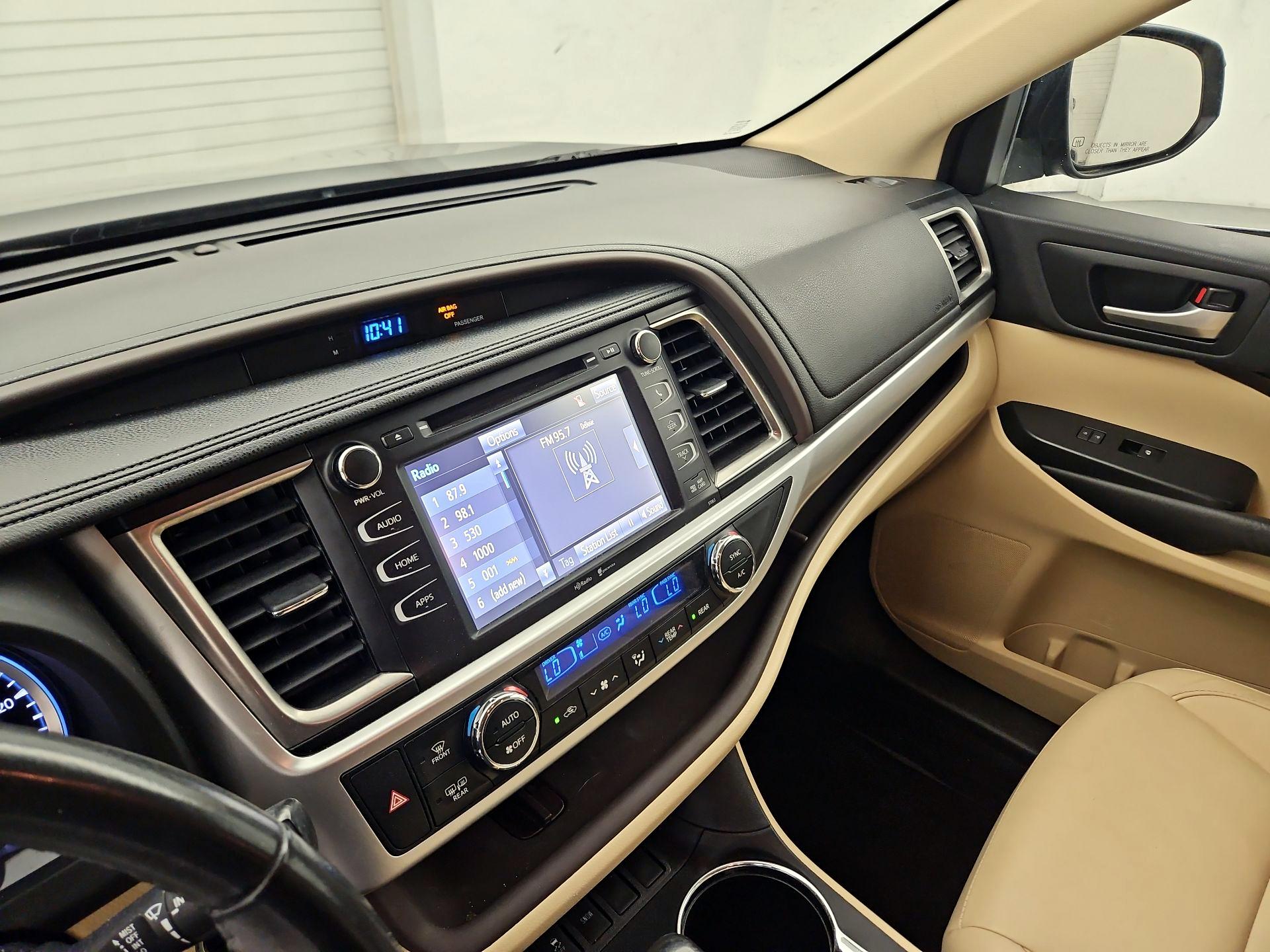 Thumbnail: 2015 Toyota Highlander - 13