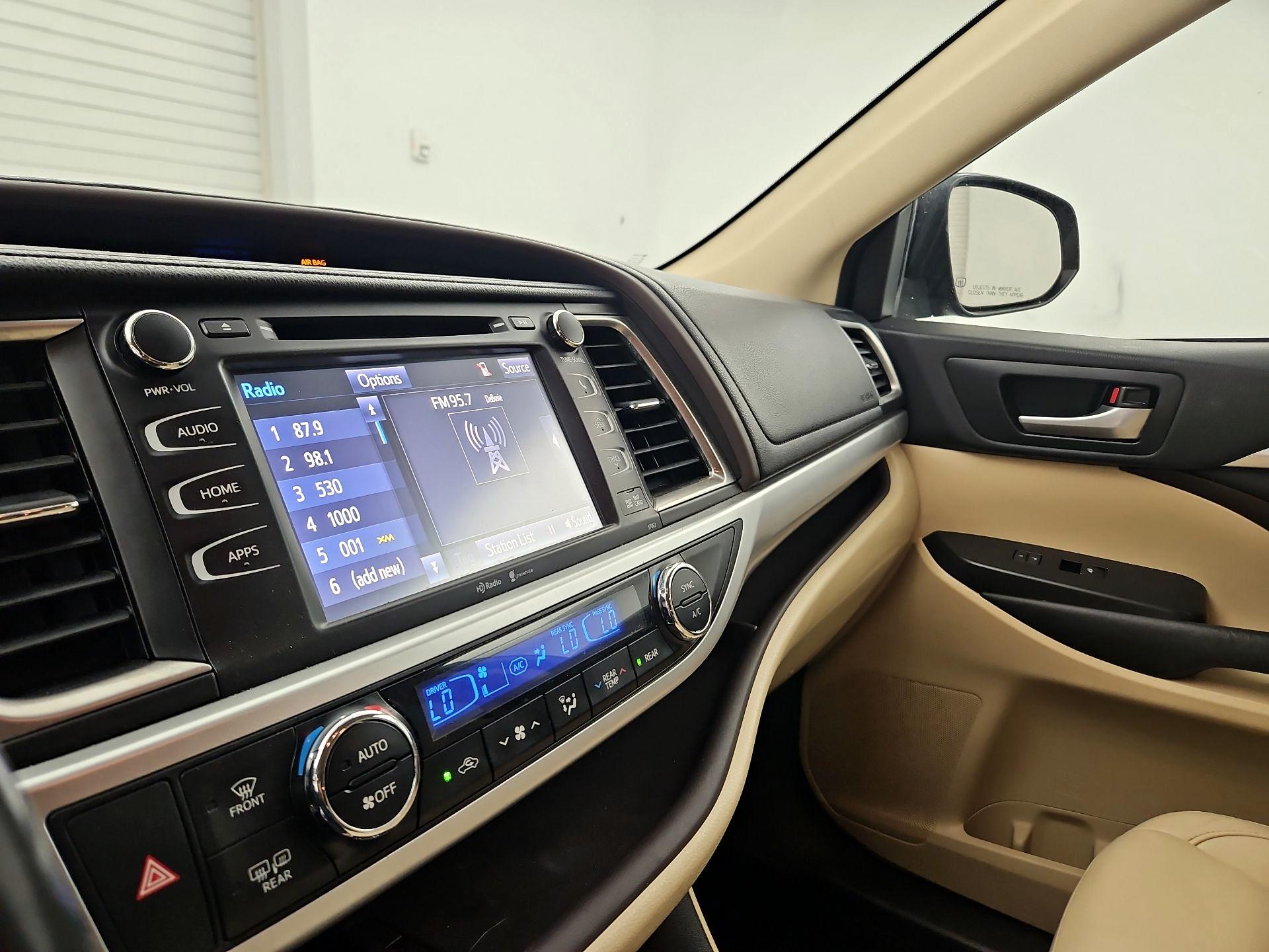 Thumbnail: 2015 Toyota Highlander - 14