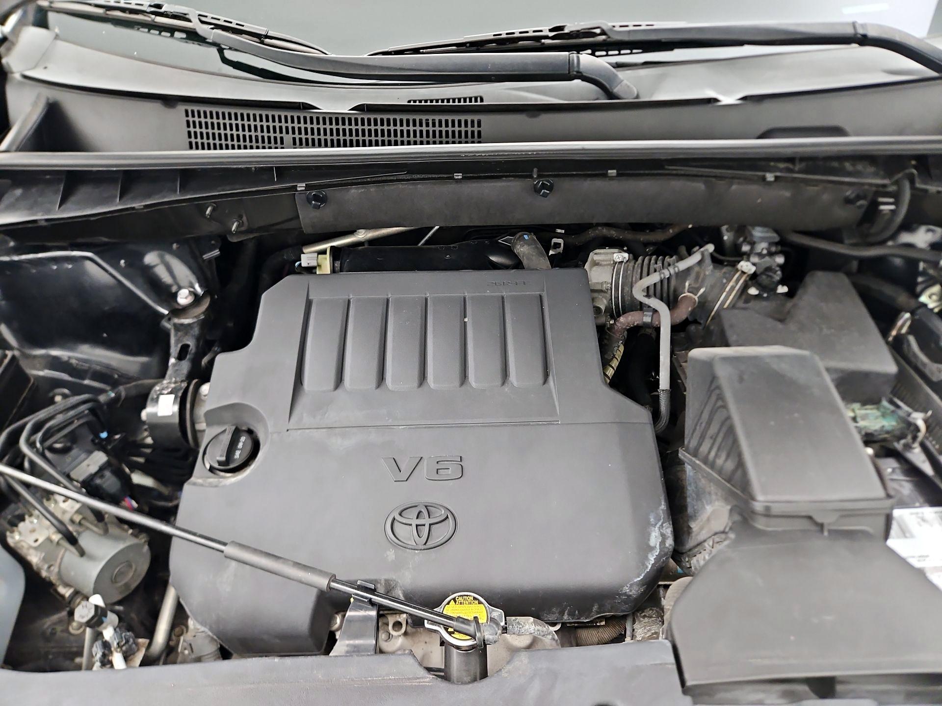 Thumbnail: 2015 Toyota Highlander - 18