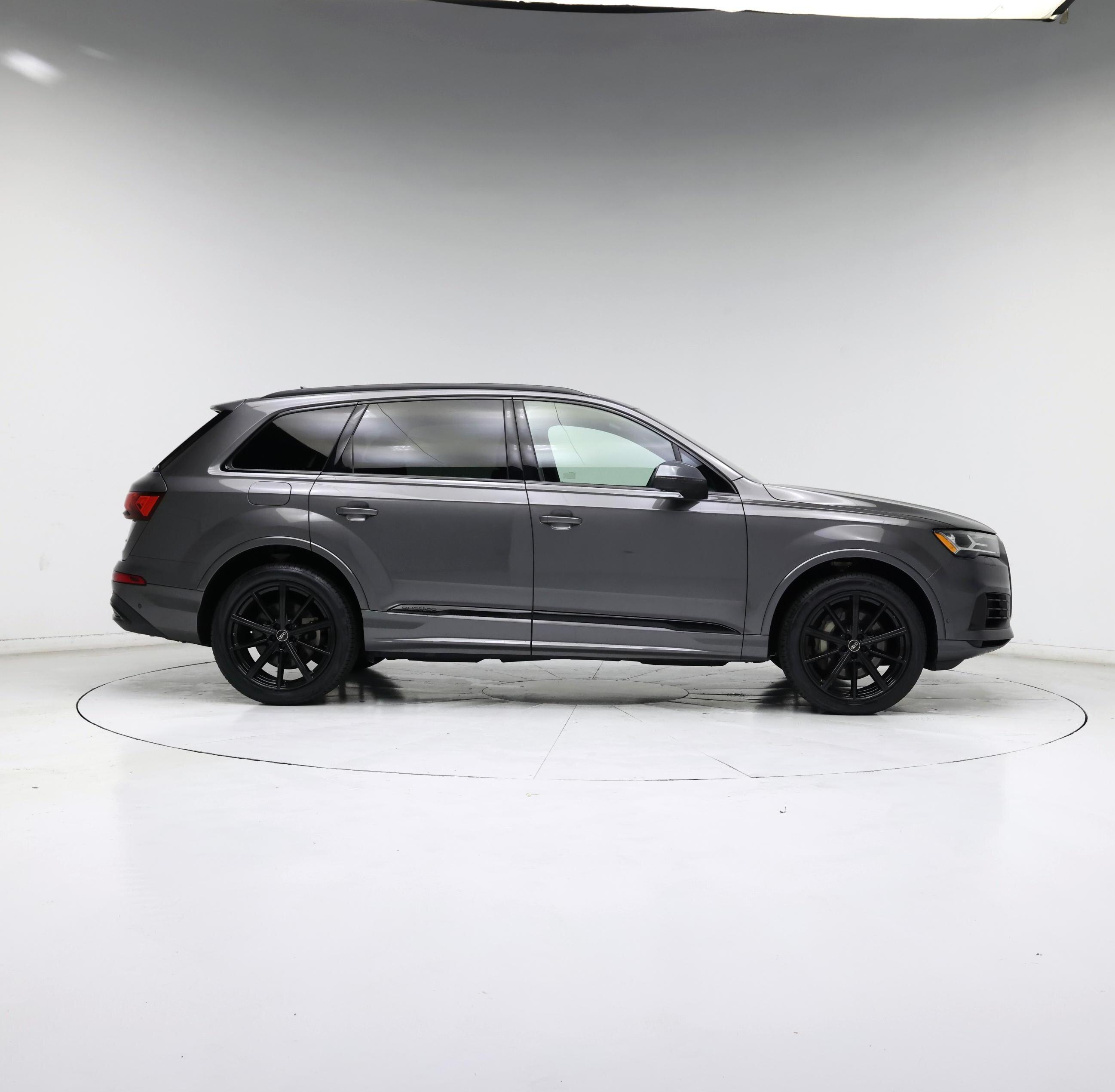 Thumbnail: 2022 Audi Q7 - 7