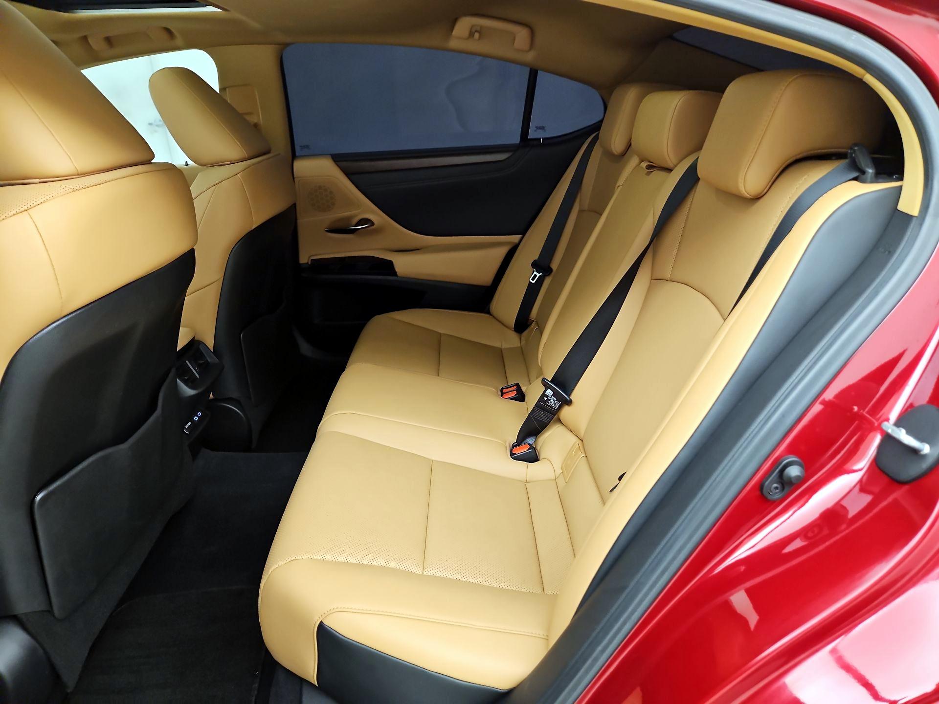 Thumbnail: 2025 Lexus ES - 20