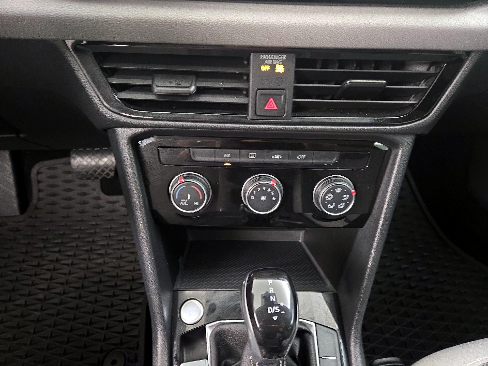 Thumbnail: 2024 Volkswagen Taos - 16