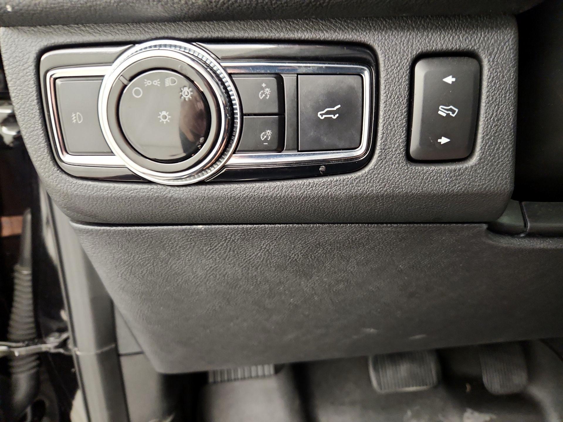 Thumbnail: 2020 Lincoln Navigator - 13