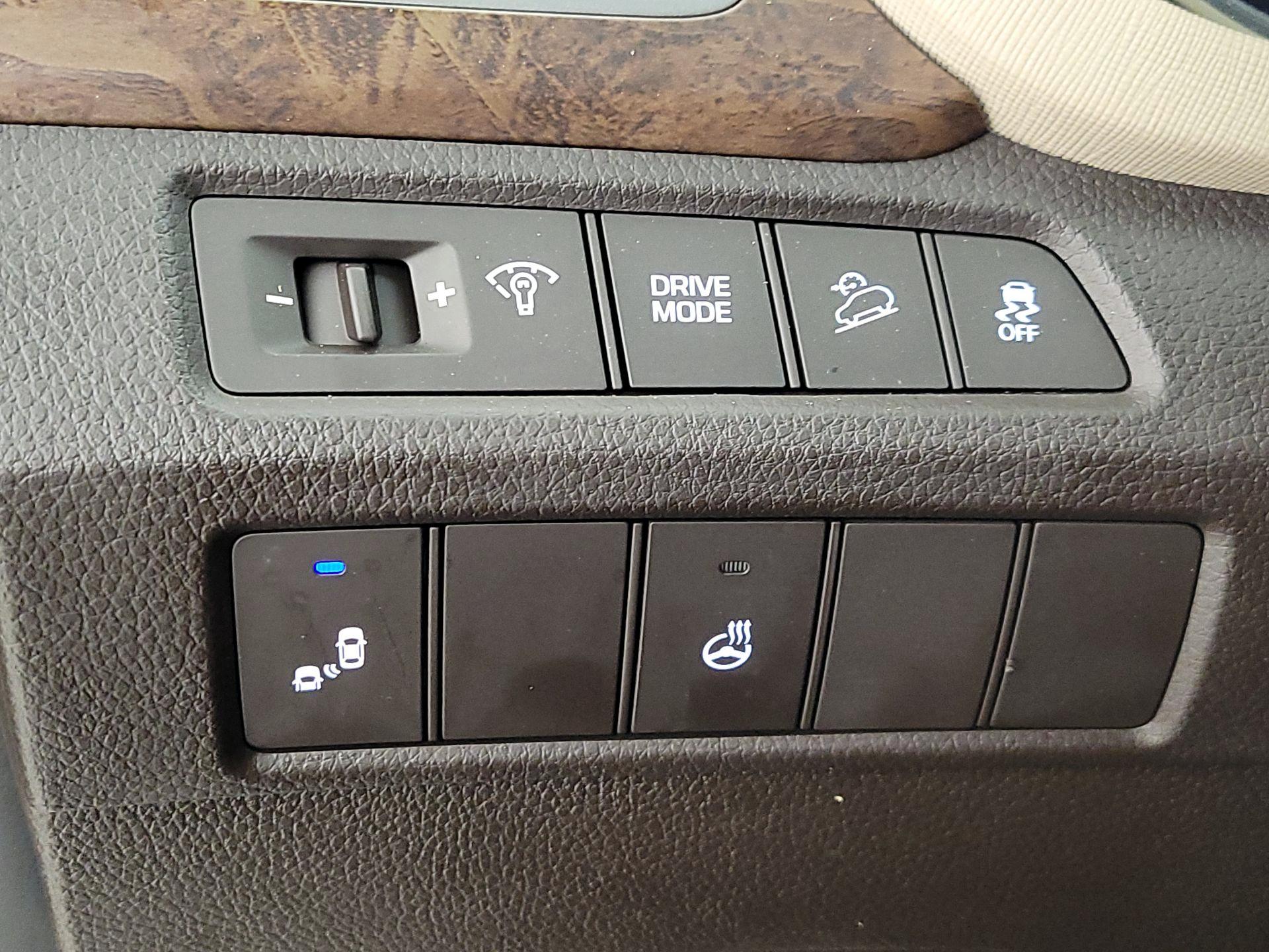 Thumbnail: 2018 Hyundai Santa Fe - 13