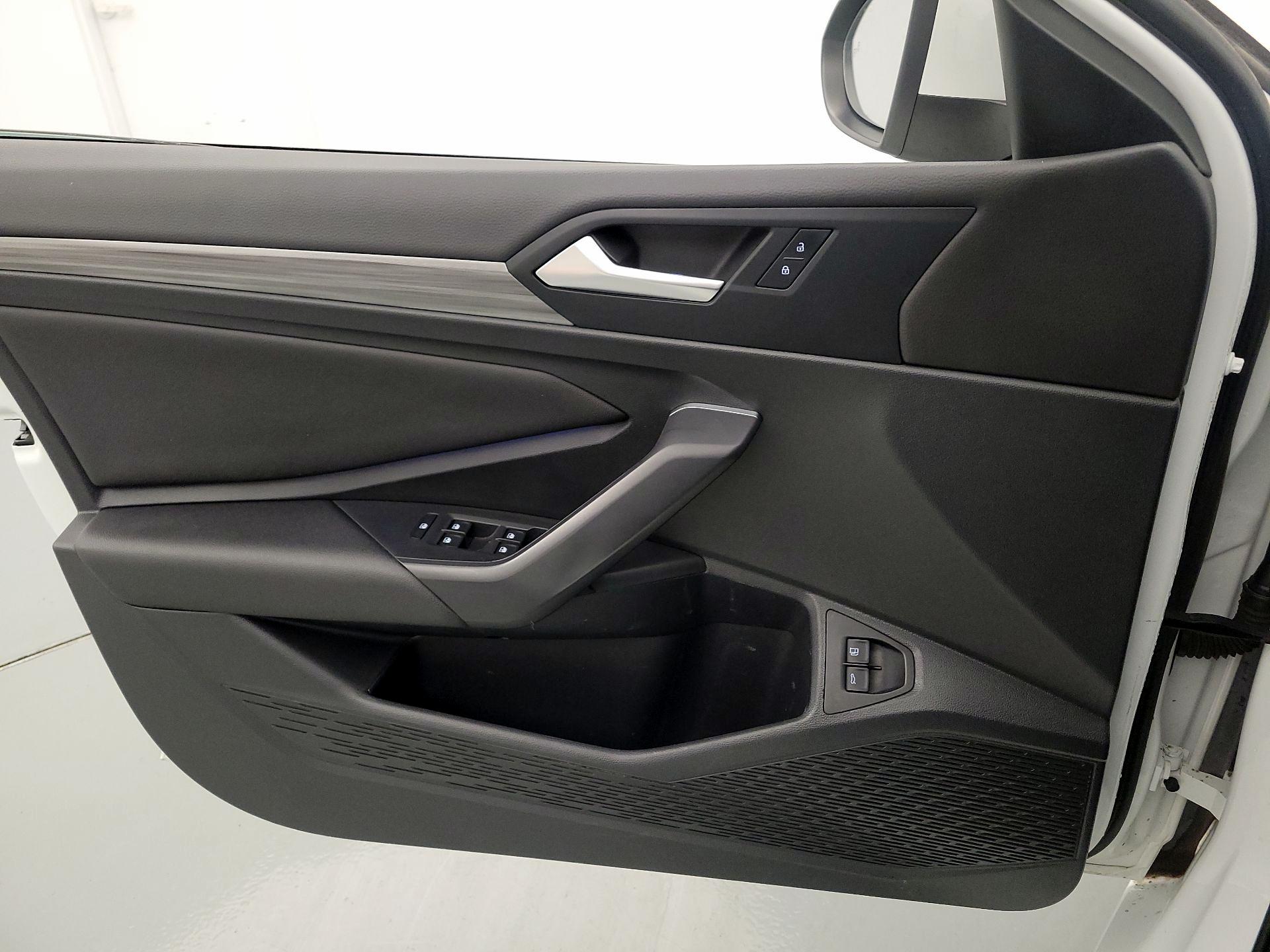 Thumbnail: 2021 Volkswagen Jetta - 12