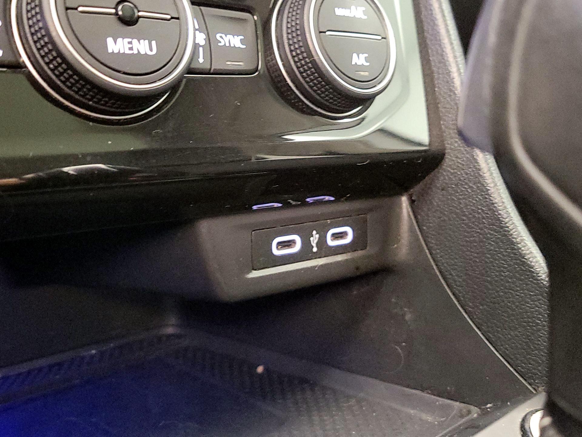 Thumbnail: 2021 Volkswagen Jetta - 18