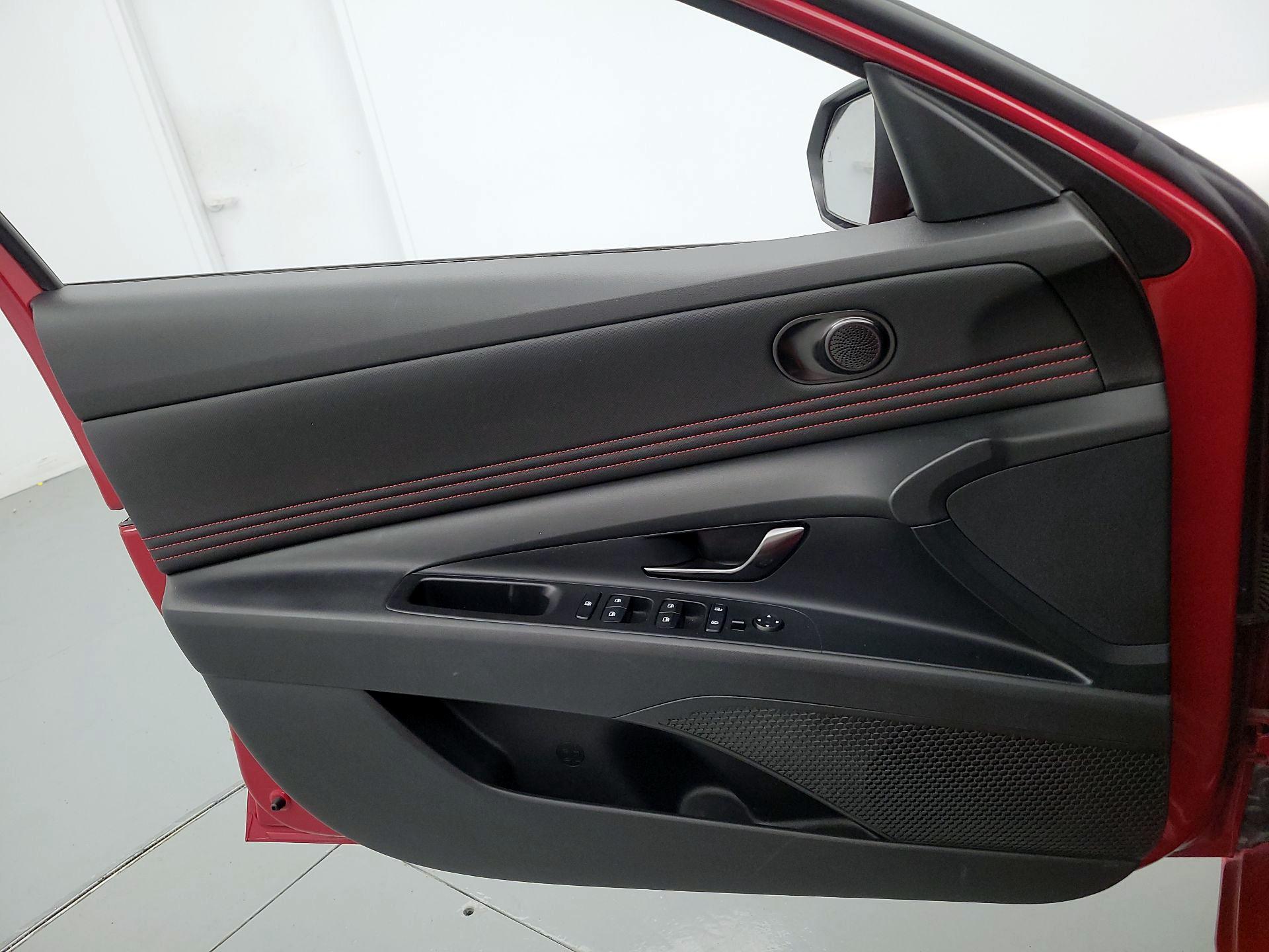 Thumbnail: 2022 Hyundai Elantra - 12