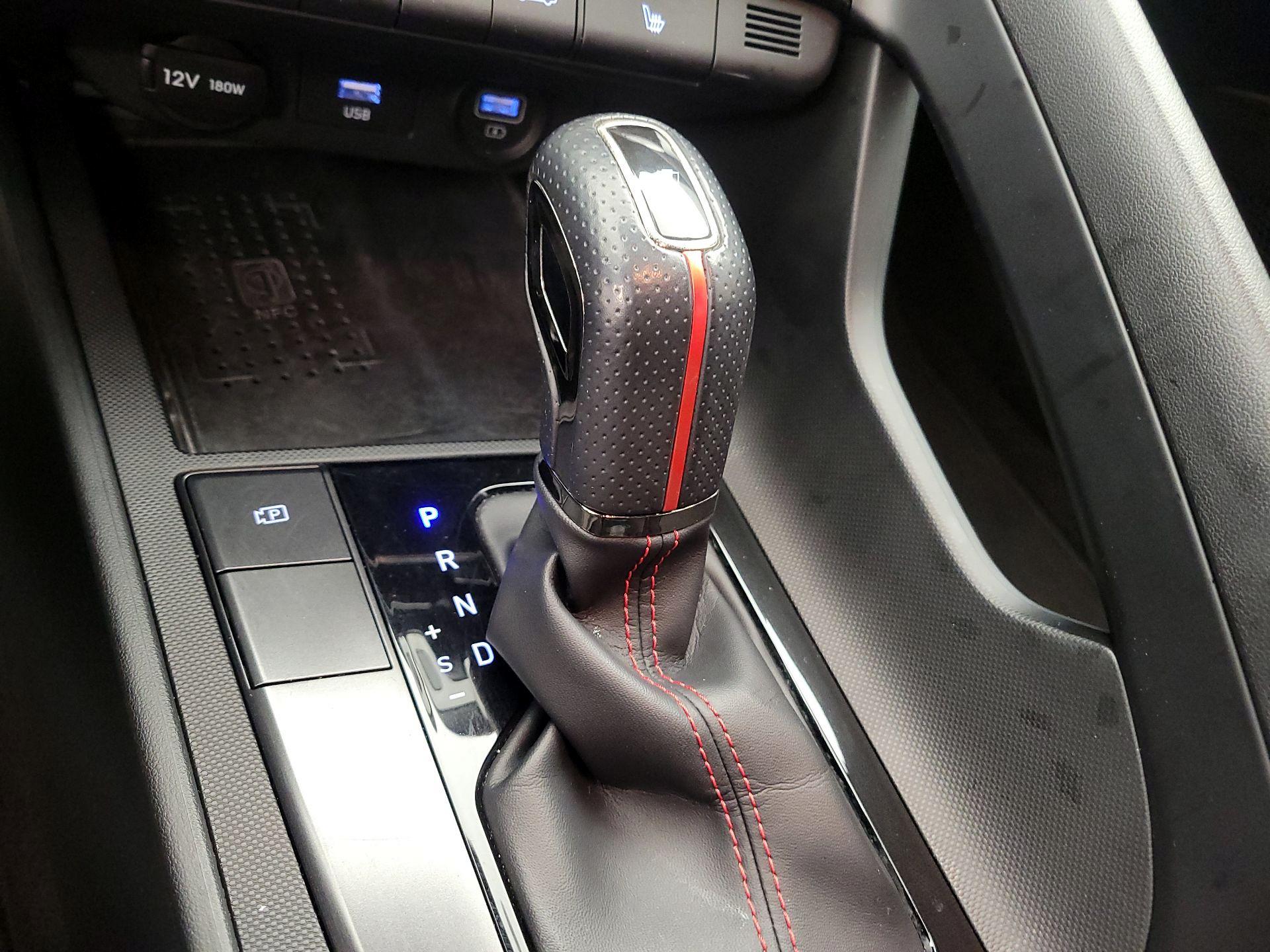 Thumbnail: 2022 Hyundai Elantra - 17