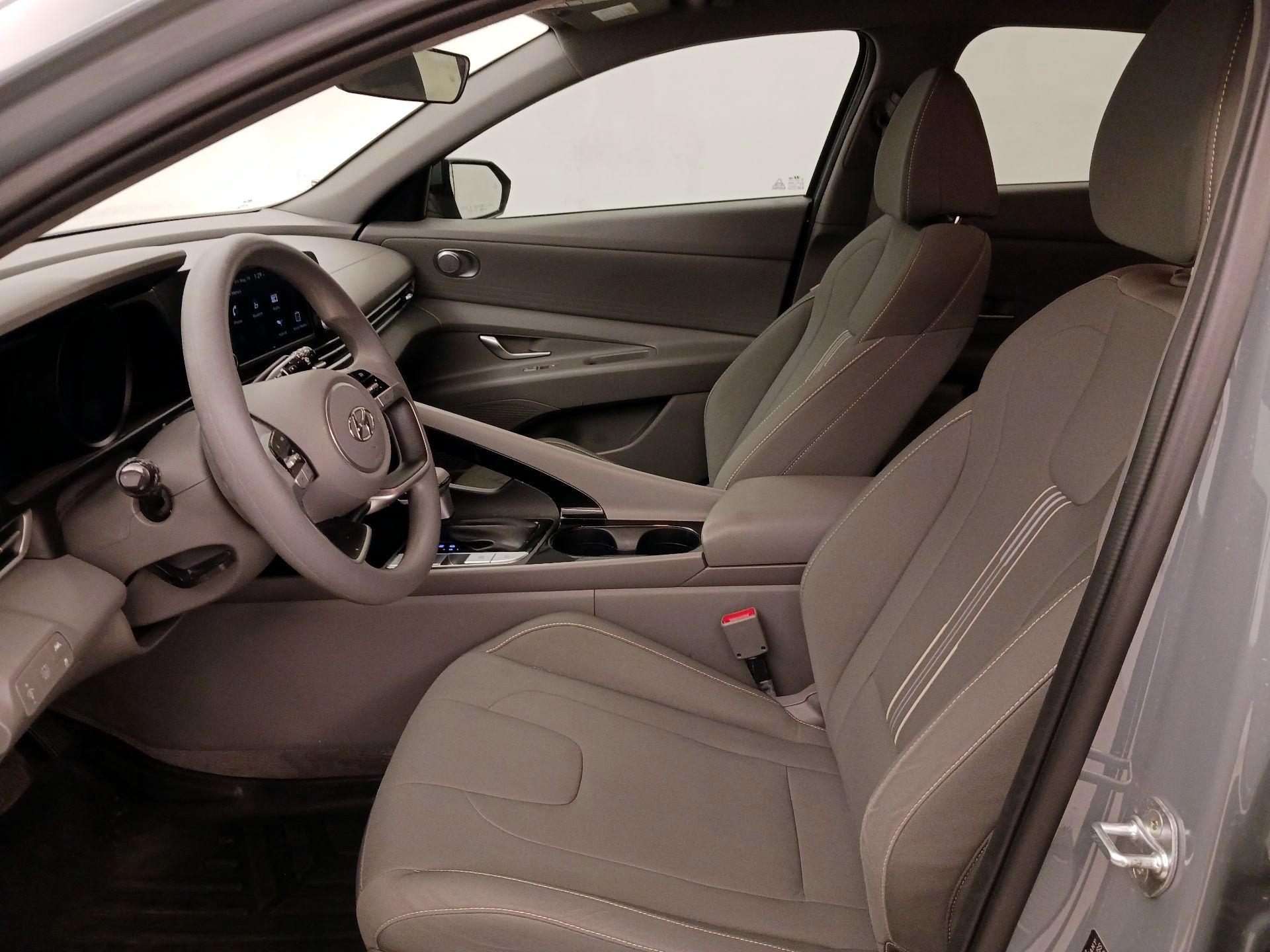 Thumbnail: 2022 Hyundai Elantra - 11