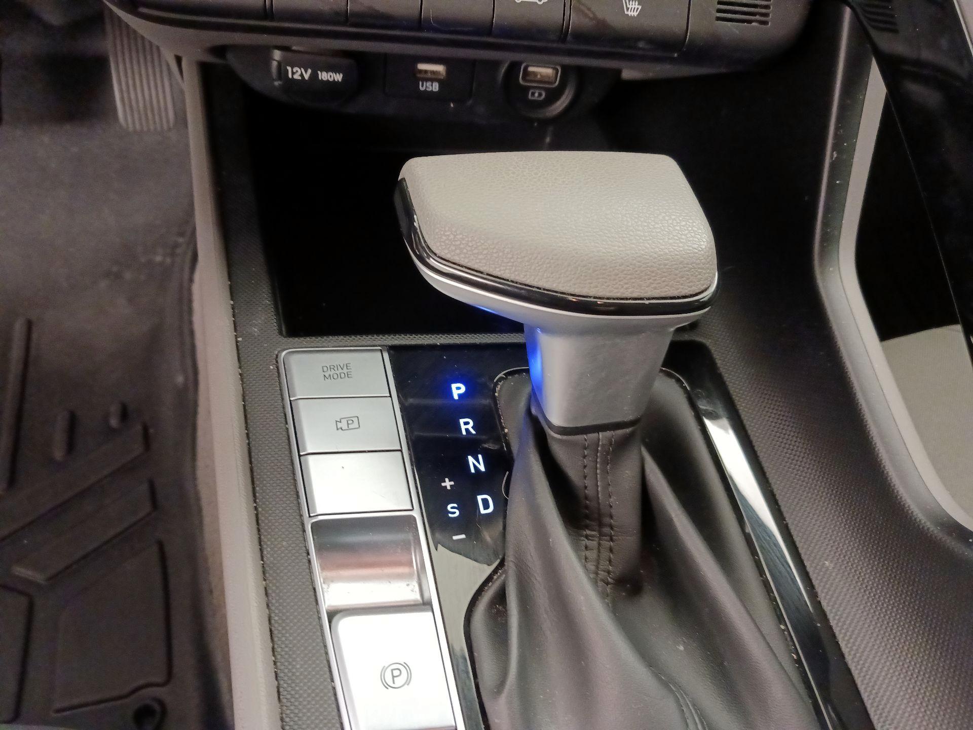 Thumbnail: 2022 Hyundai Elantra - 17