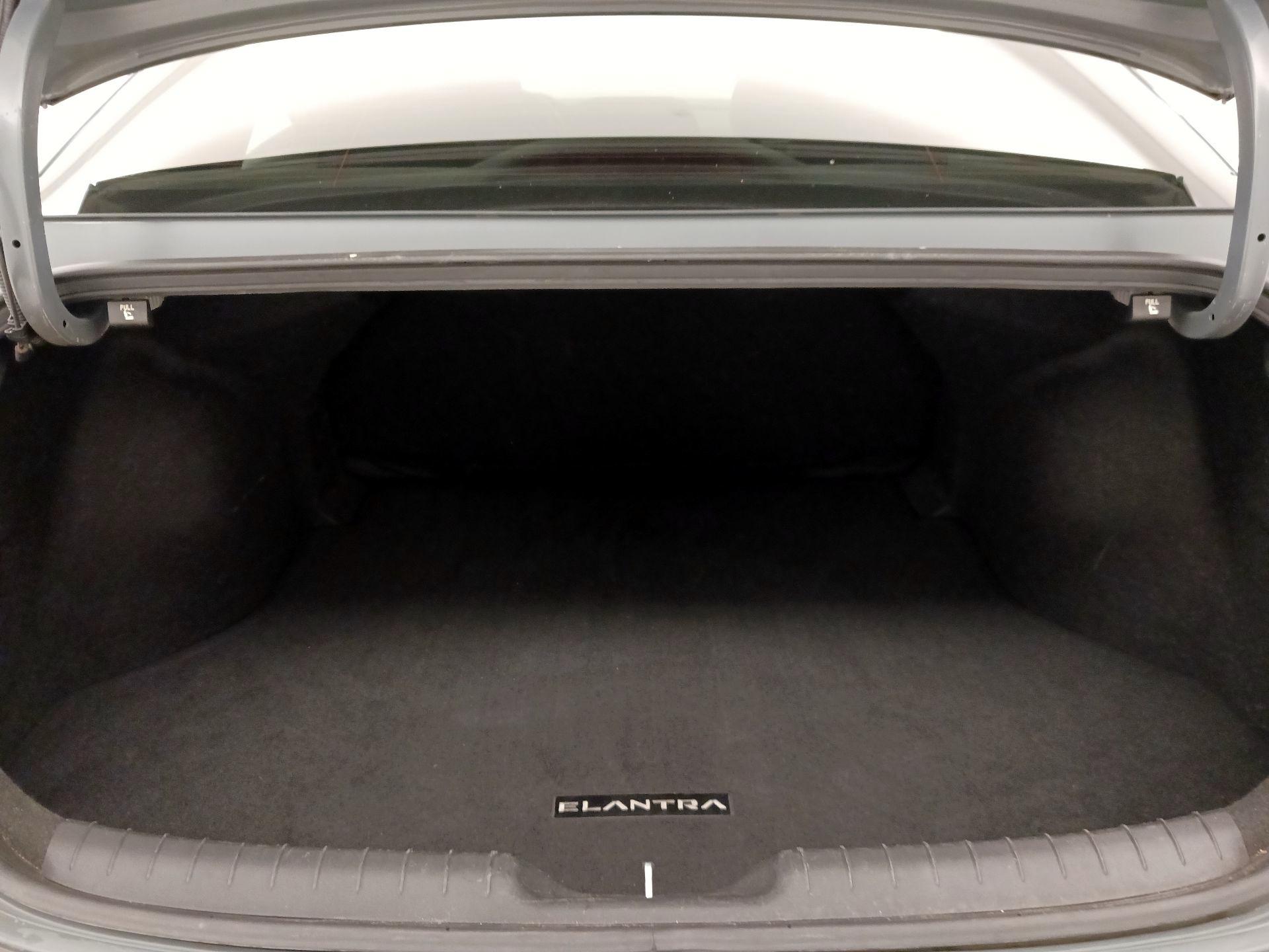 Thumbnail: 2022 Hyundai Elantra - 20