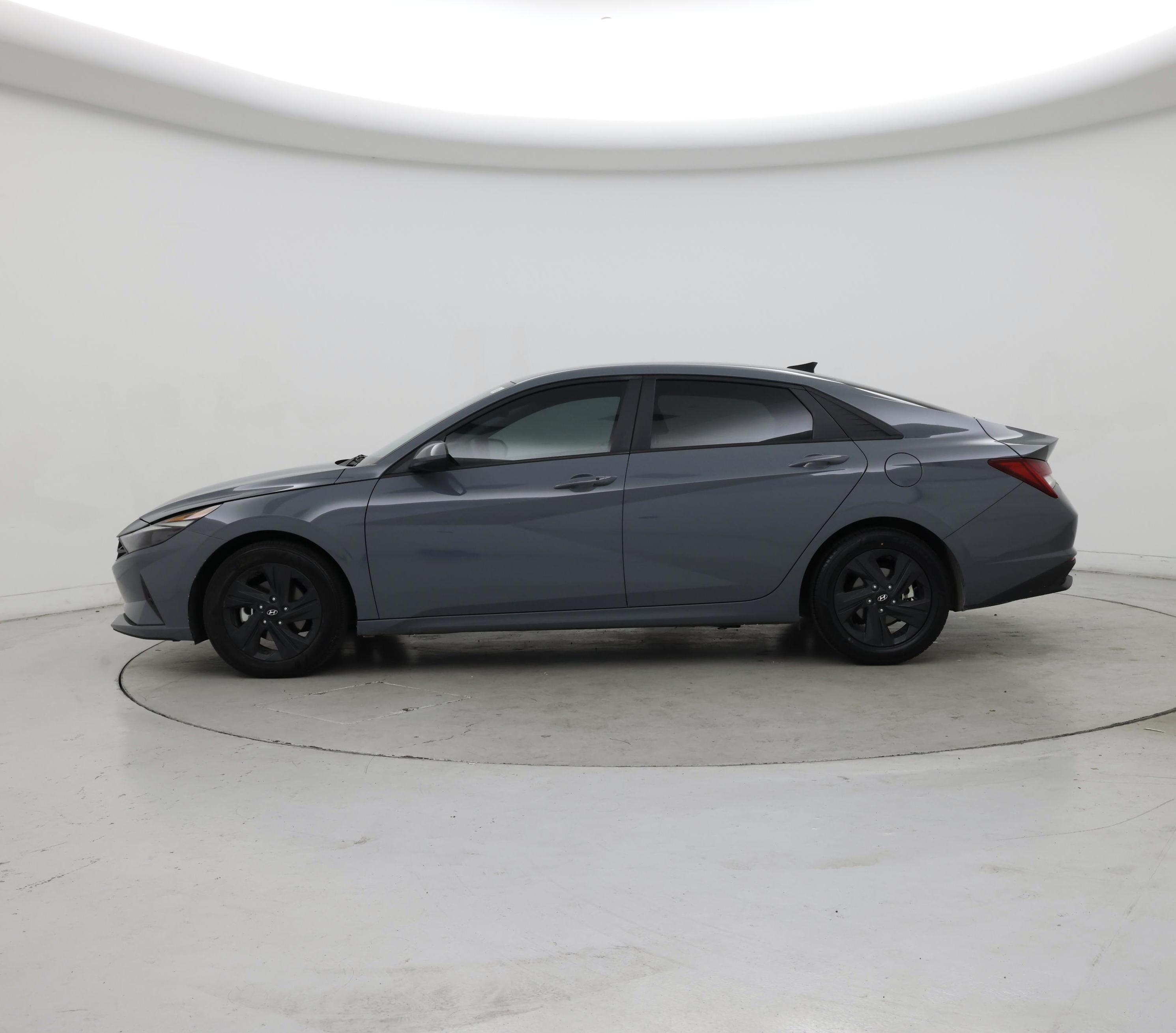 Thumbnail: 2022 Hyundai Elantra - 3