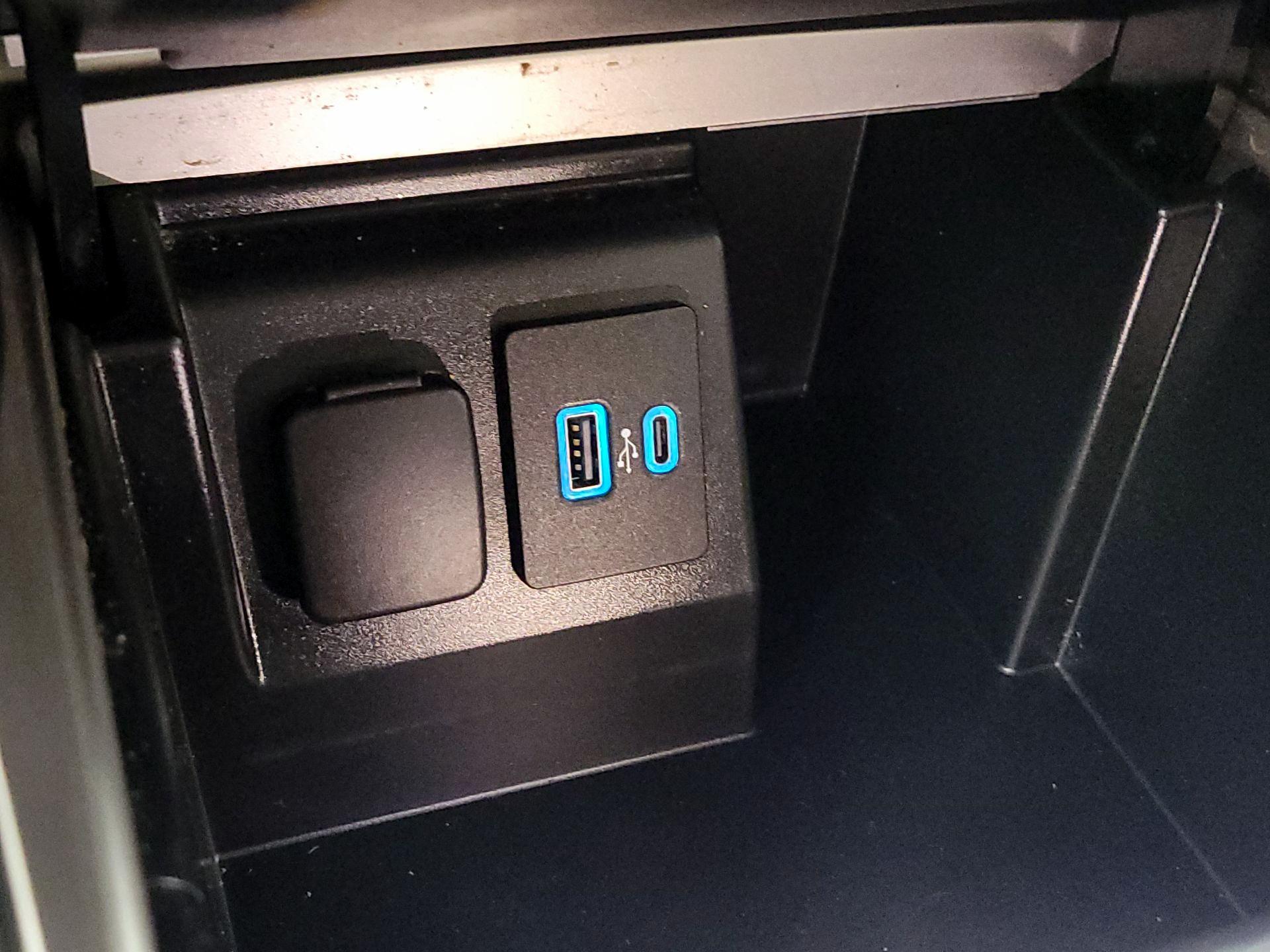 Thumbnail: 2020 Ford Explorer - 18