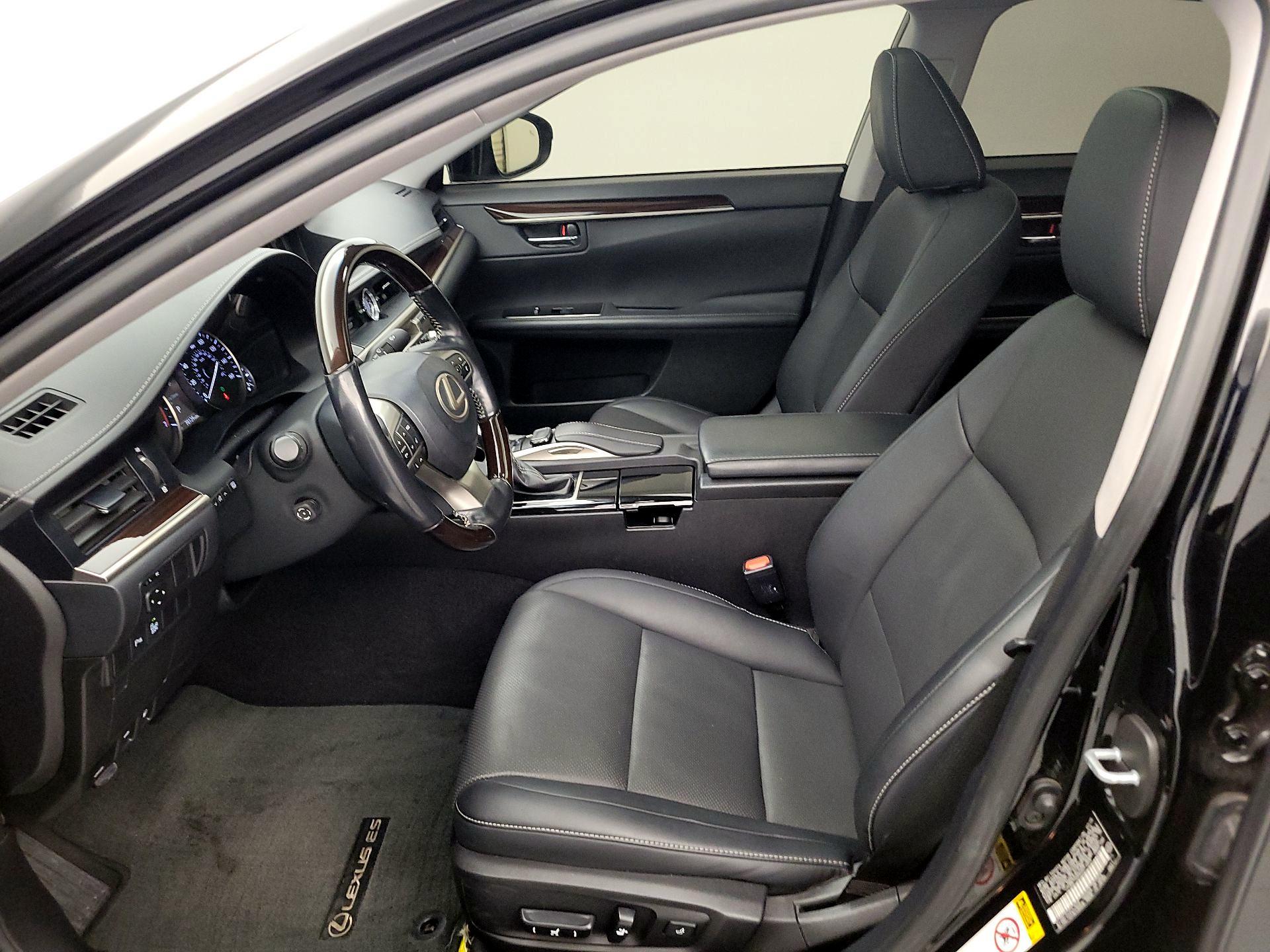 Thumbnail: 2016 Lexus ES - 11