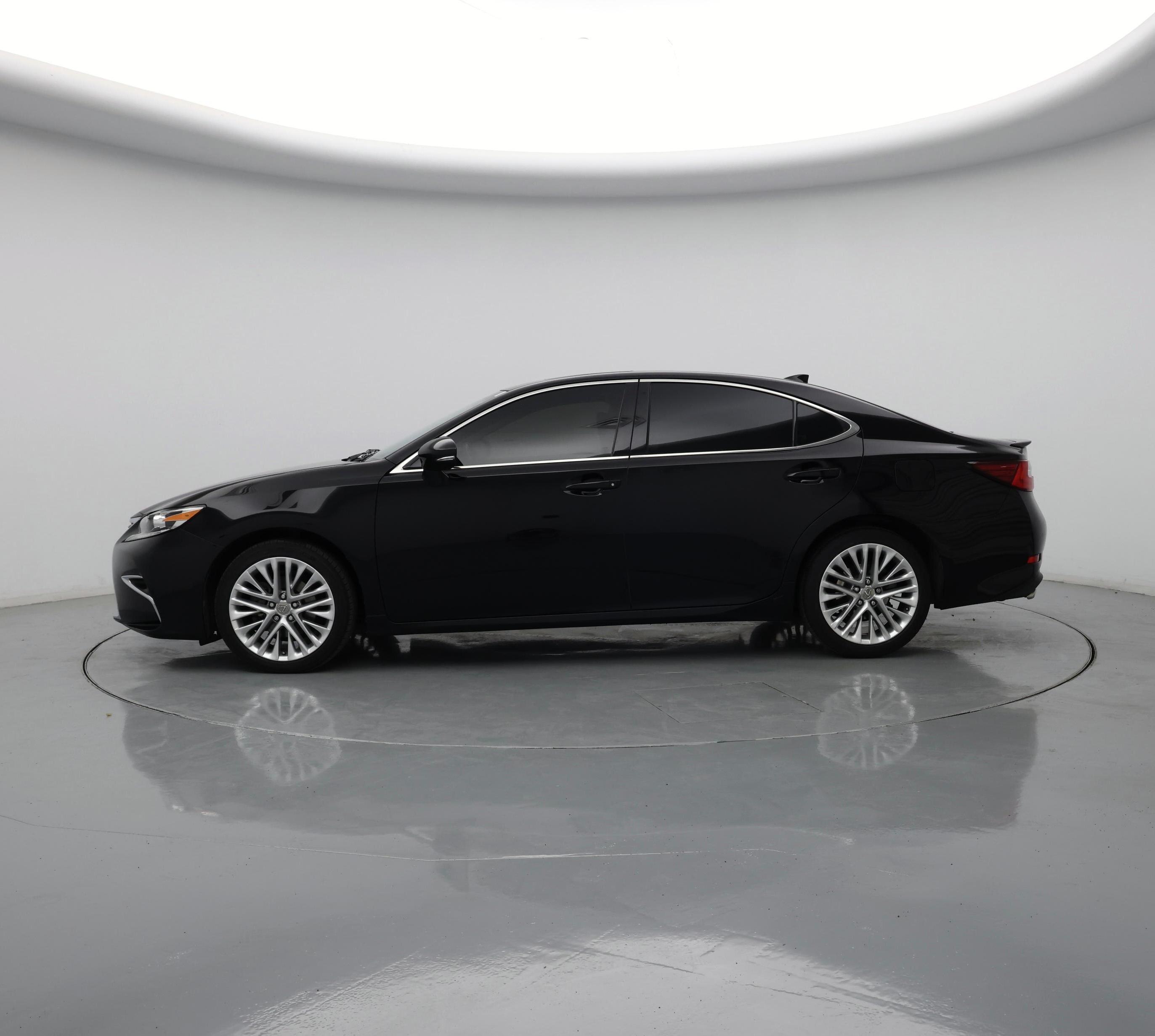 Thumbnail: 2016 Lexus ES - 3