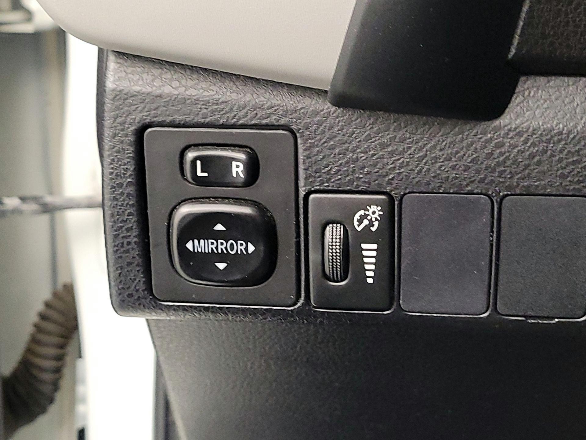 Thumbnail: 2017 Toyota Corolla - 13