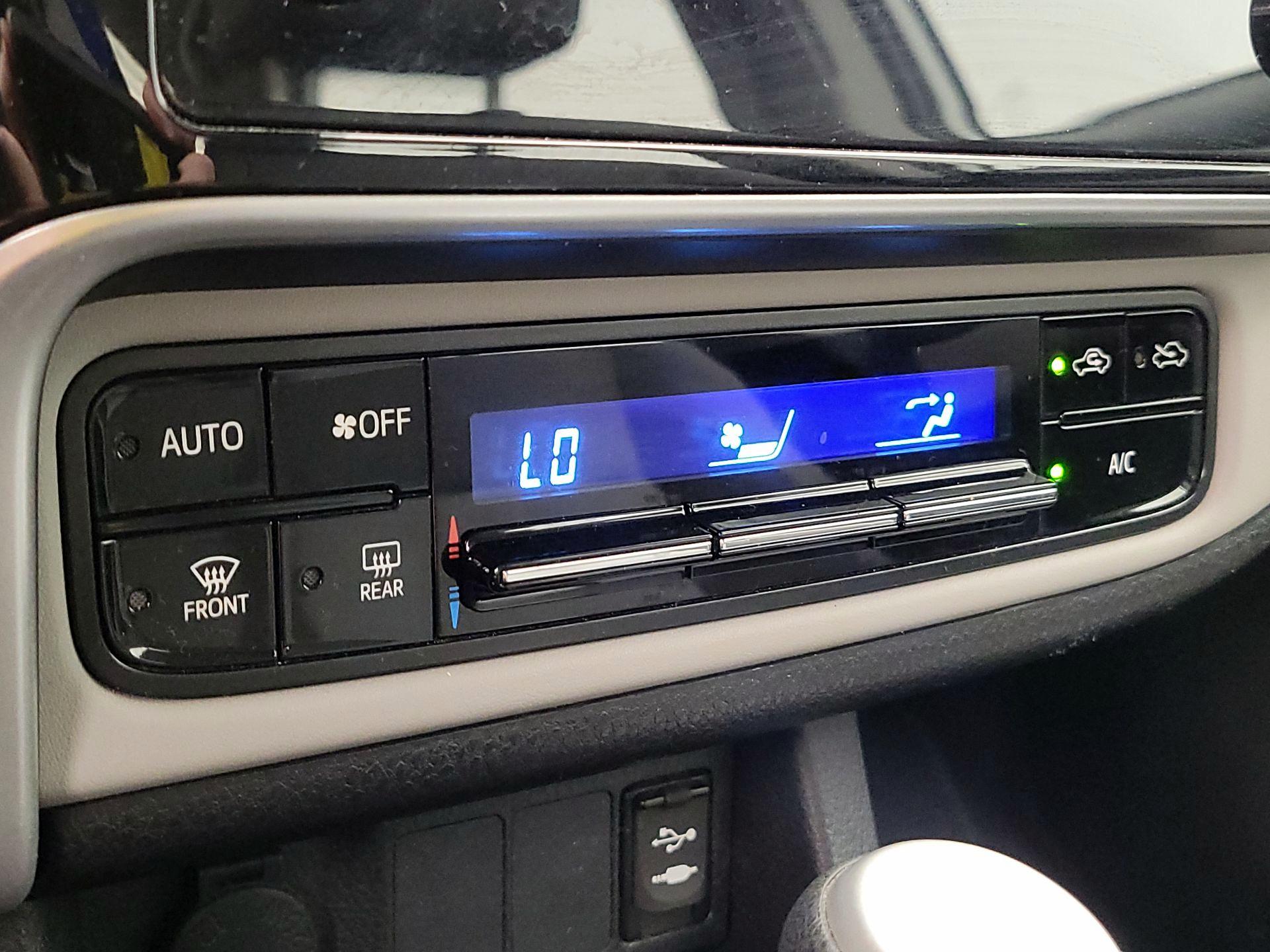 Thumbnail: 2017 Toyota Corolla - 16