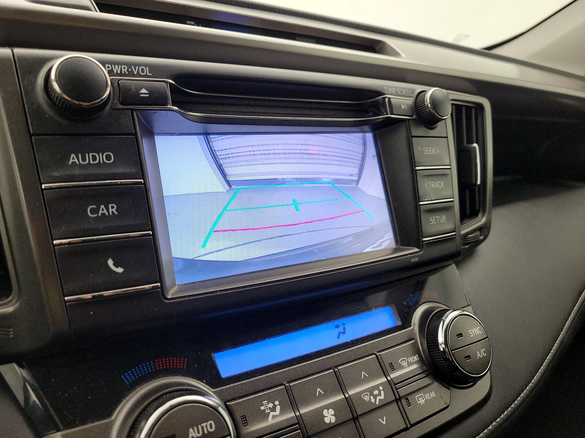 Thumbnail: 2015 Toyota RAV4 - 14