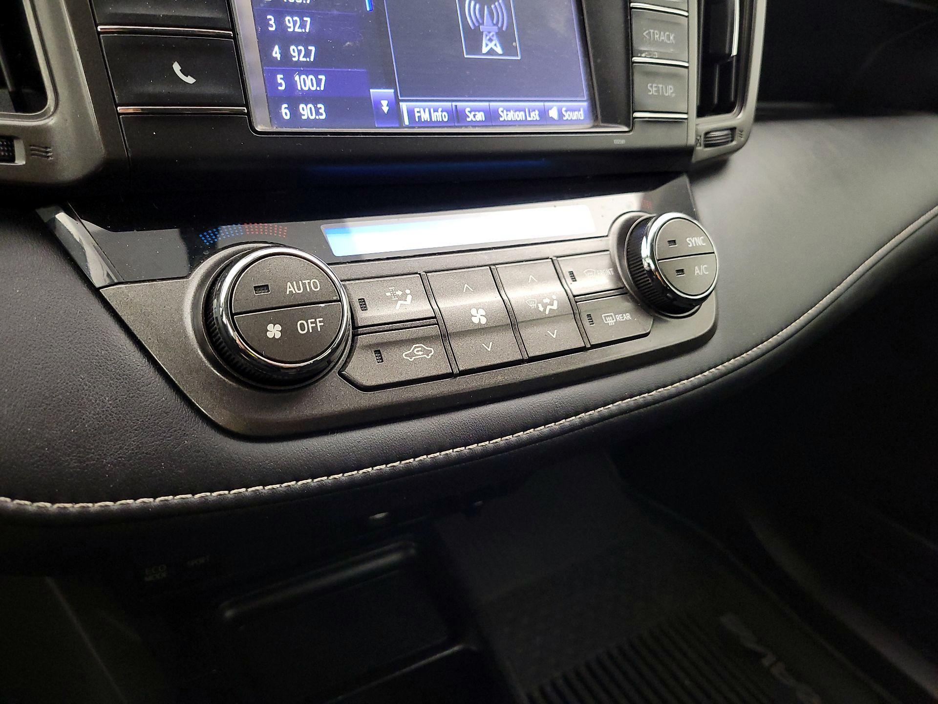 Thumbnail: 2015 Toyota RAV4 - 16