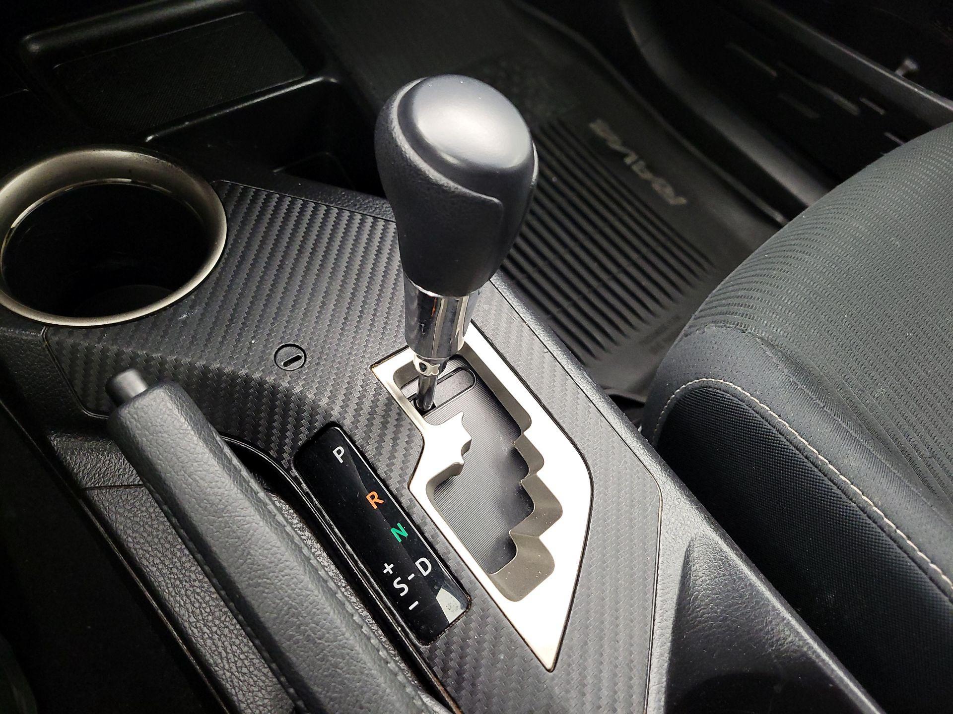 Thumbnail: 2015 Toyota RAV4 - 17