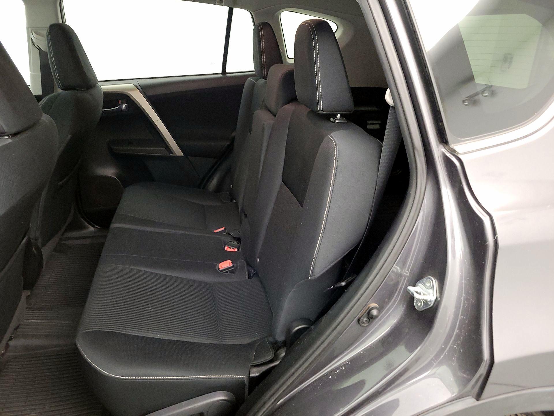 Thumbnail: 2015 Toyota RAV4 - 20