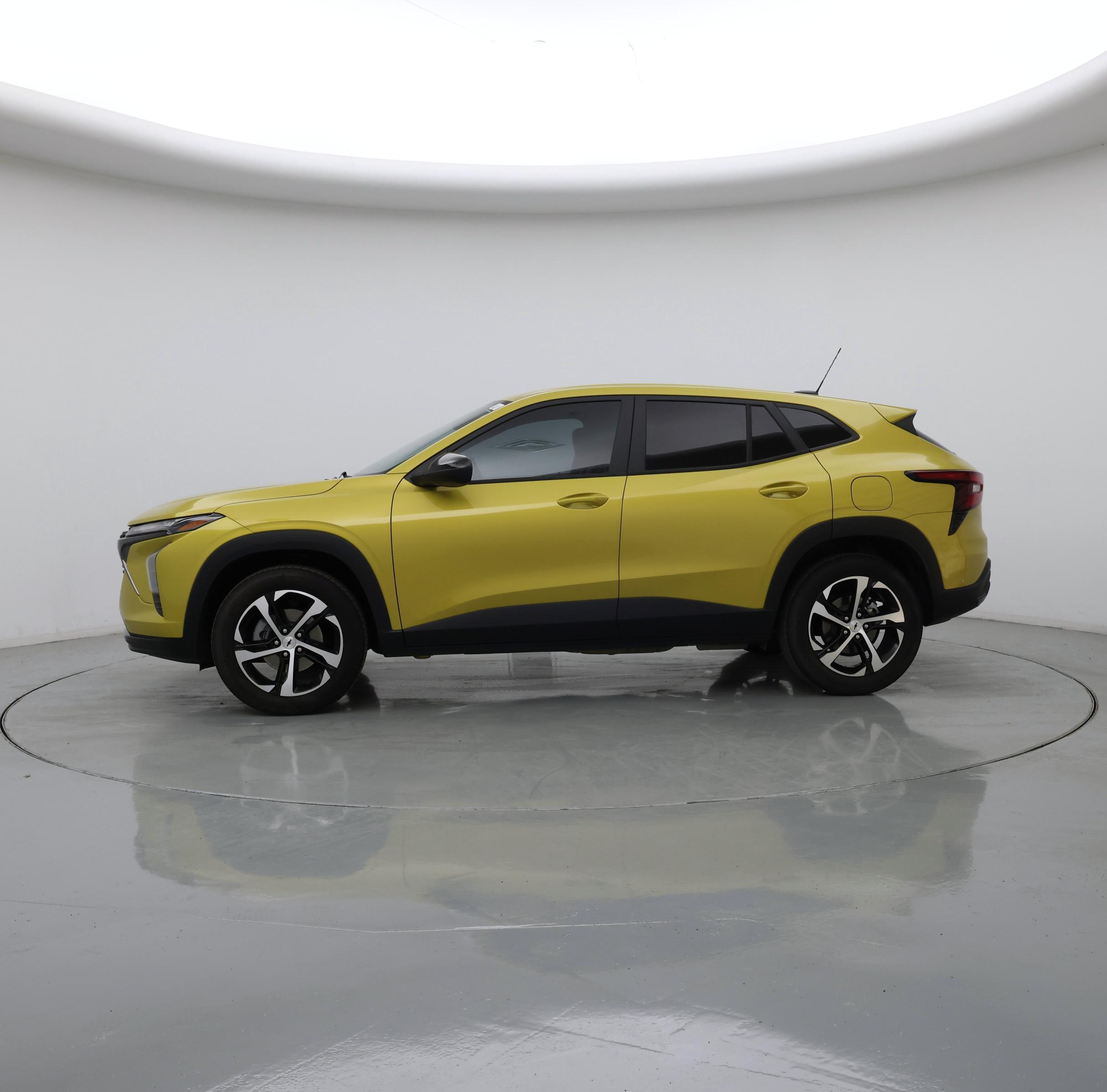 Thumbnail: 2024 Chevrolet Trax - 3