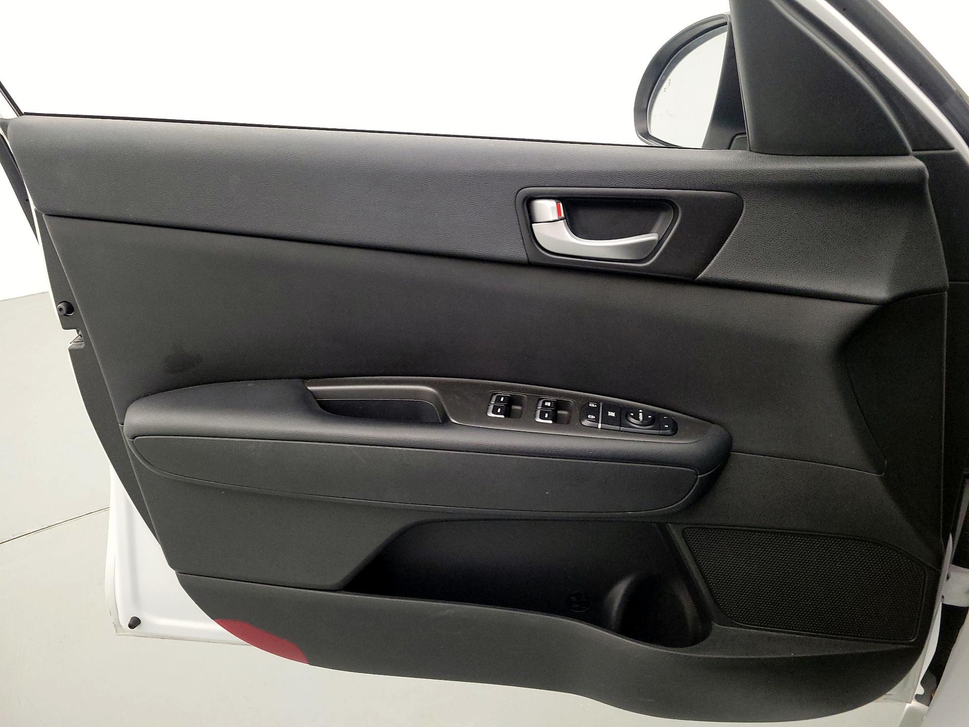 Thumbnail: 2018 Kia Optima - 12