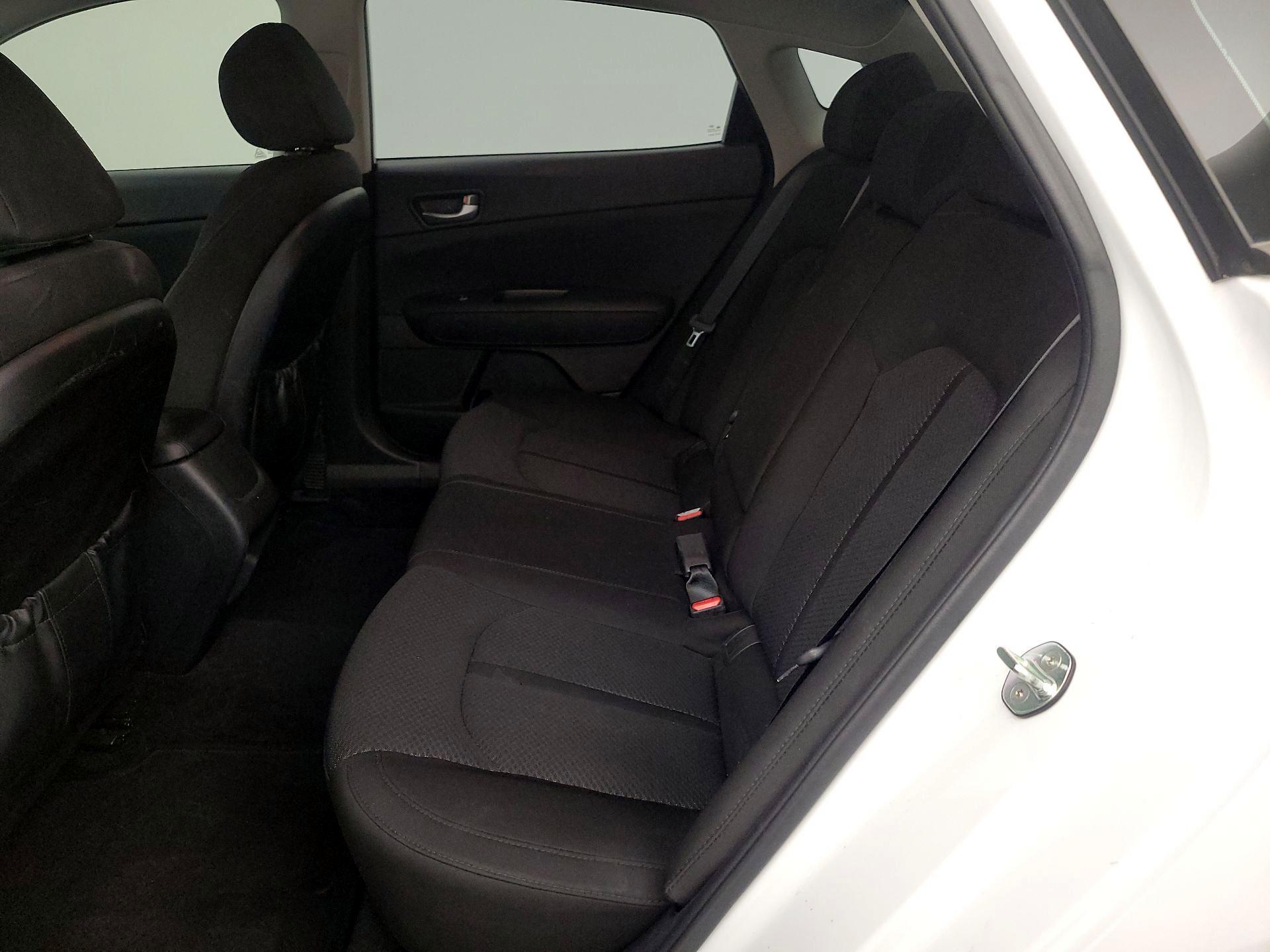 Thumbnail: 2018 Kia Optima - 19