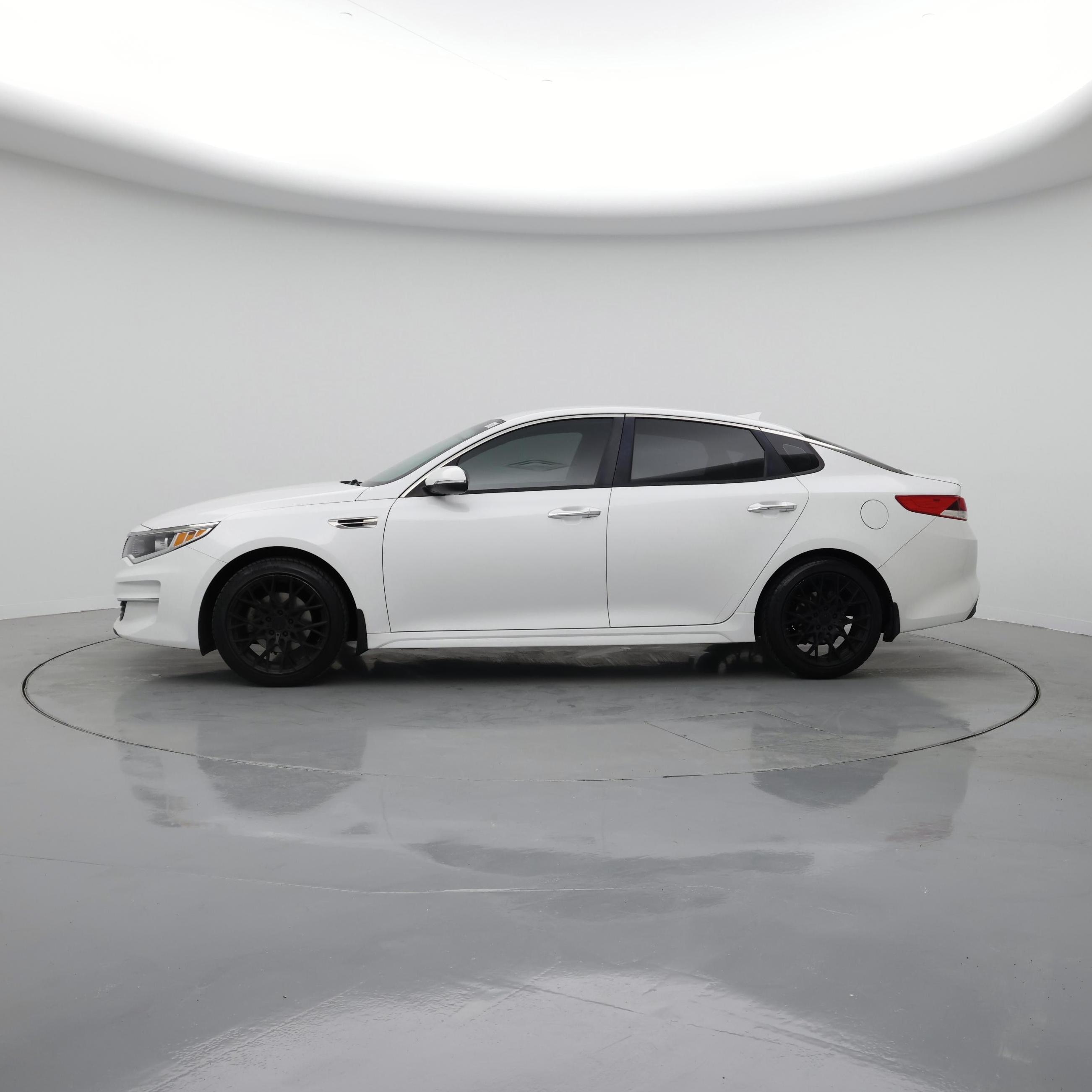 Thumbnail: 2018 Kia Optima - 3