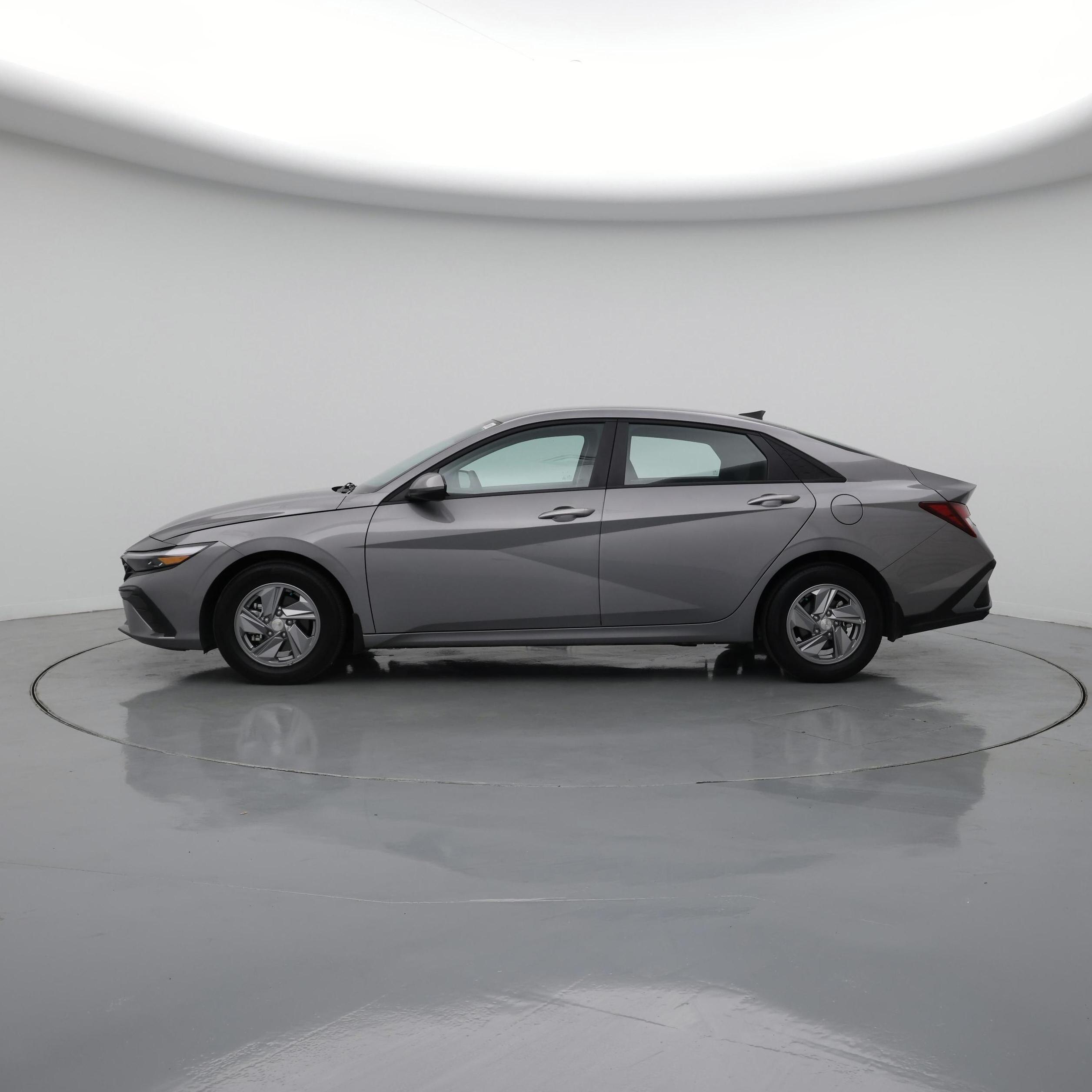 Thumbnail: 2024 Hyundai Elantra - 3